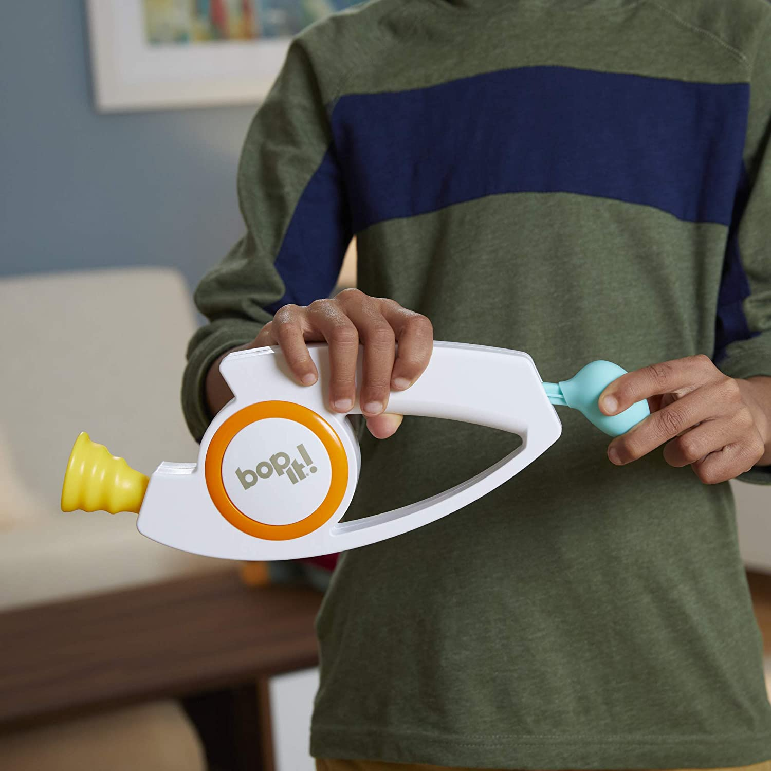 BOP IT - Classic Size - Bop It, Twist It and Pull It - in the Right Sequence - Electronic Family Memory Games and Toys for Kids, Boys and Girls - Ages 8+ image number 5