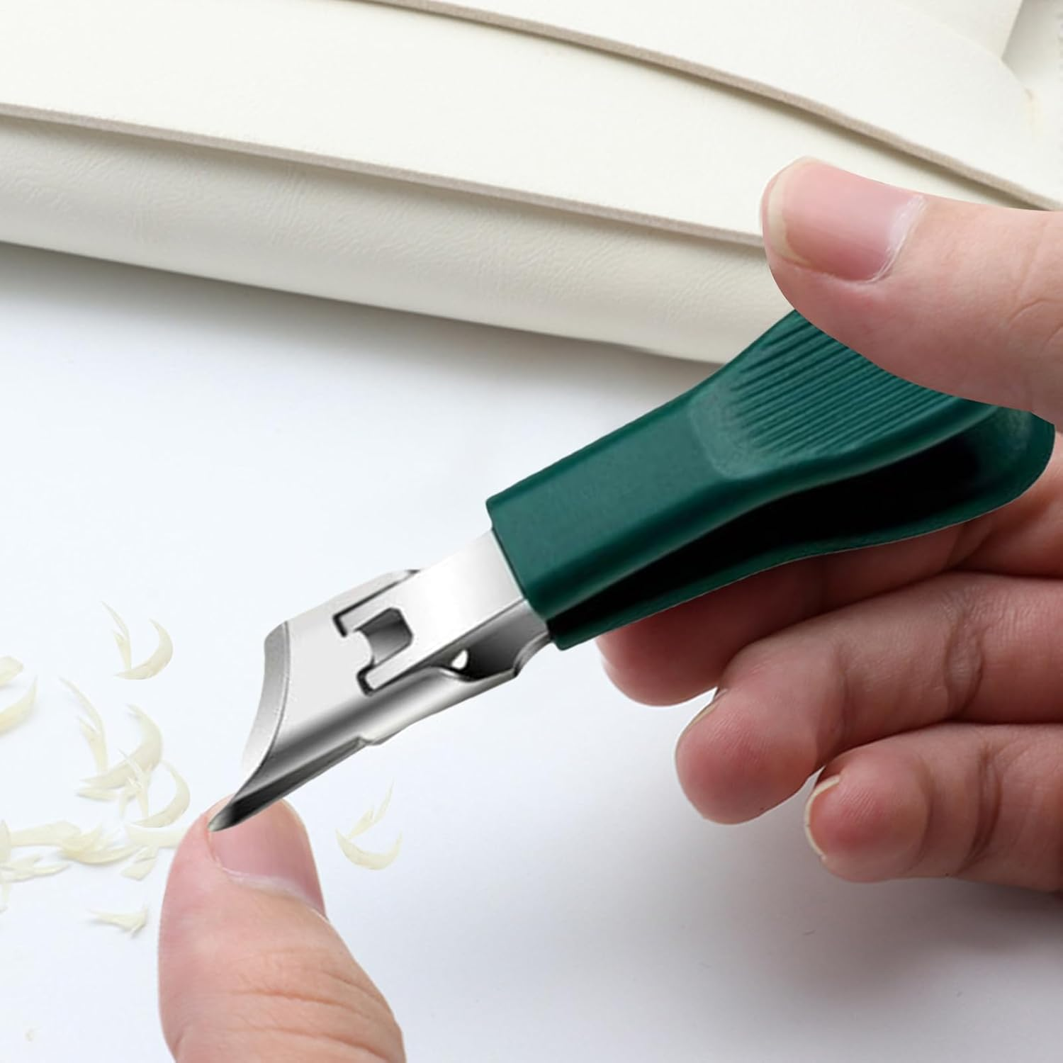 YNPQTDS Angled Nail Clippers | Anti-Splash Ingrown Nail Clippers for Thick Toenail,Heavy Duty Pedicure Manicure Tool for Men Adults Women Seniors image number 1