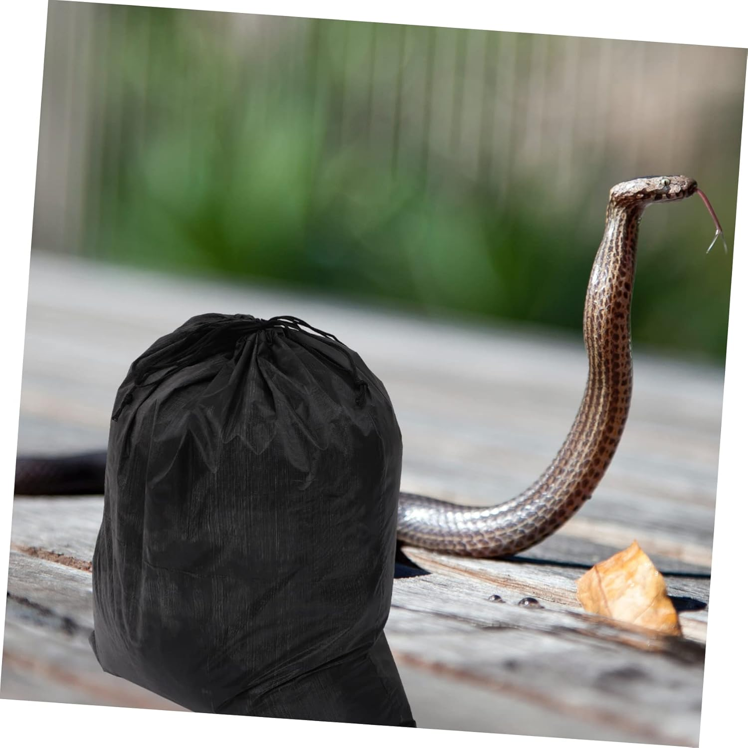 2Pcs Bite Corner Drawstring Bag for Reptiles Portable Snack Carrier Made for Outdoor Pet Carrying and Bite Avoid Scenarios