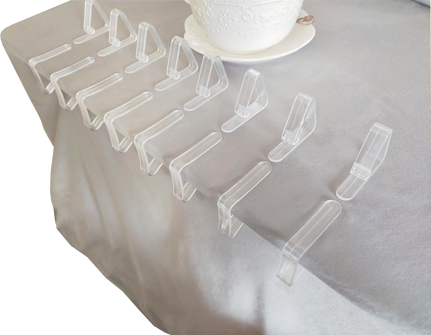 GERILKAI 24 Pack Tablecloth Clips - Clear Plastic Table Cloth Hold Clips -Outdoor Tablecloth Clips for Home Wedding Party Indoor Outdoor Events image number 5