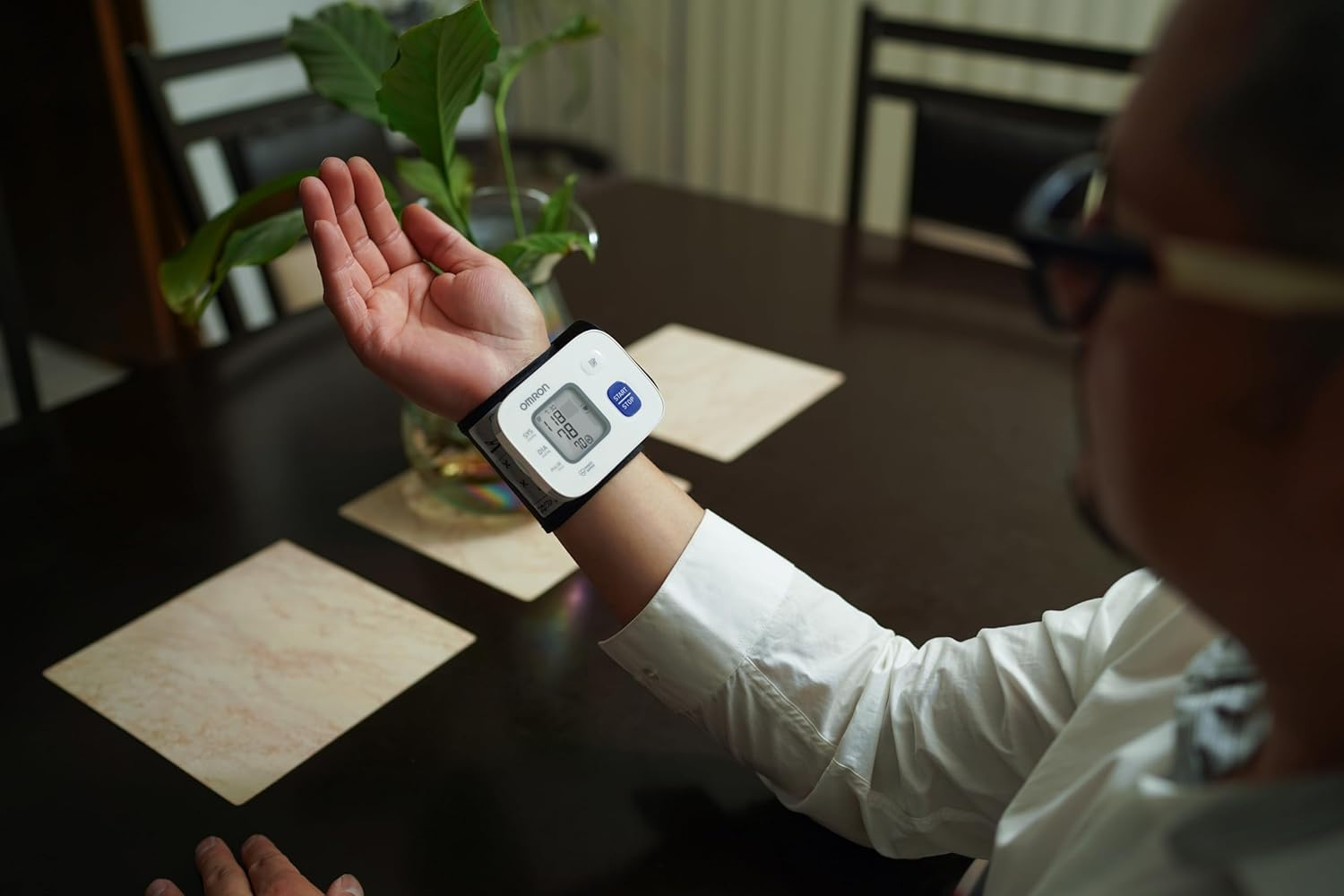 Omron RS4 Wrist Blood Pressure Monitor with Intelligence Technology, Cuff Wrapping Guide and Irregular Heartbeat Detection for Most Accurate Measurement image number 6