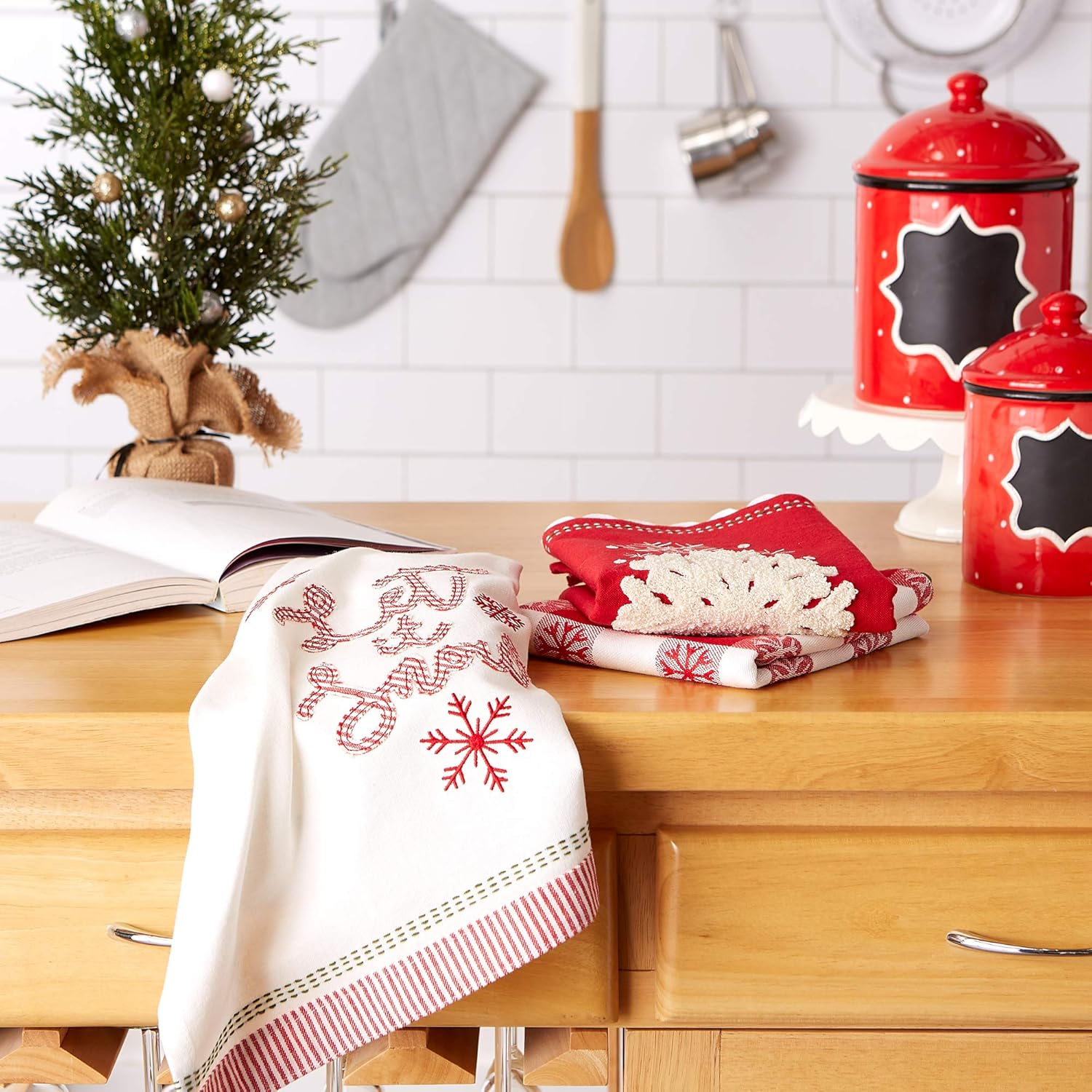 DII Christmas Kitchen Towels Decorative Embellished Cotton Dish Towel Set, 18X28, Let It Snow, 2 Count image number 5