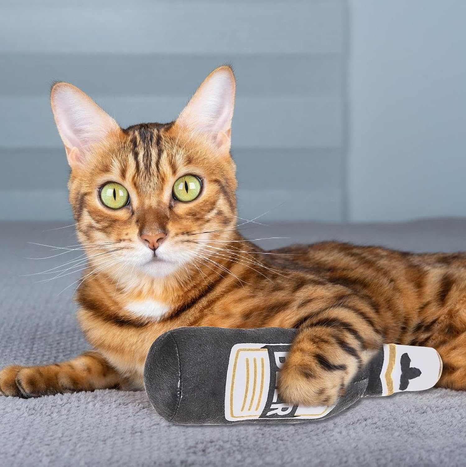 HOMURY Pack of 3 Plush Dog Toy, Squeaky Soft Beer Bottle Cat Toys with Catnip Paper, Plush Beer Bottle Toy, Chew Toy for Cats and Dogs image number 4