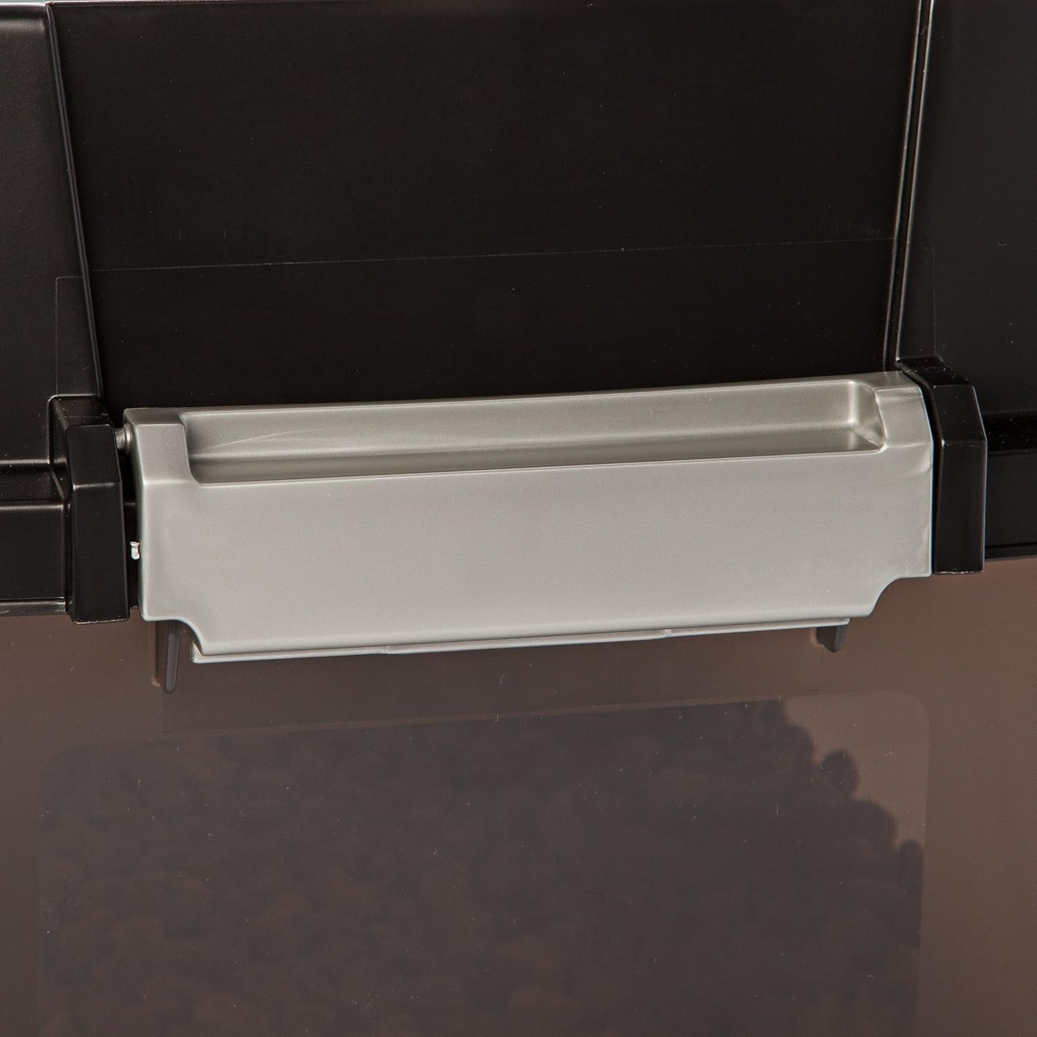 IRIS USA Elevated Dog Bowls, 15" H Raised Bowl for Large Dogs, Airtight Pet Food Storage Holds up to 47 Lbs, 2 Removable 64 Oz Stainless Steel Bowls, at Home or Camping, Smoke/Black image number 4