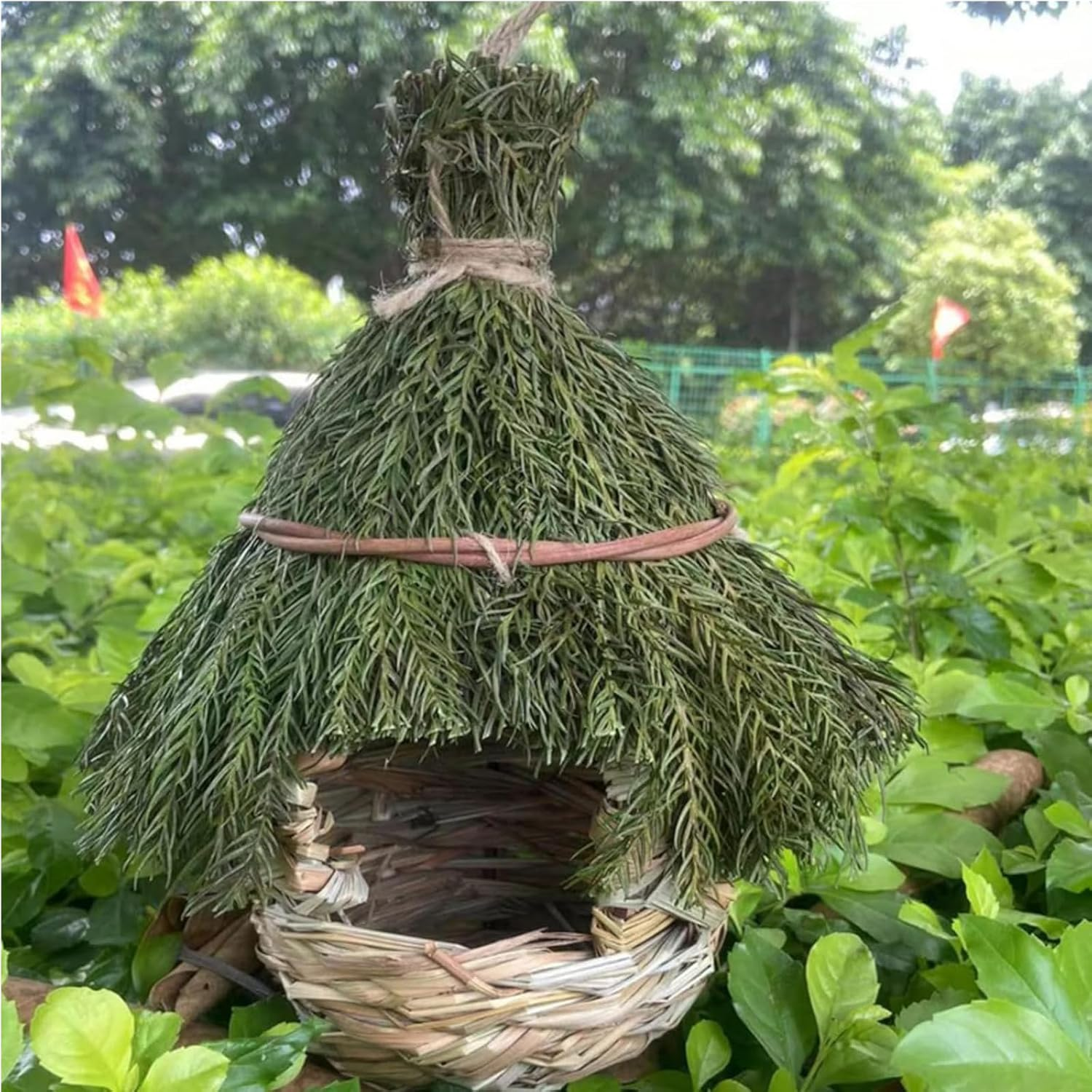 Cozioz Hand-Woven Bird Nest for Garden Decor &ndash; Eco-Friendly Bird Bath Accessory, Creative Artistic Design for Outdoor Garden Ornaments image number 2