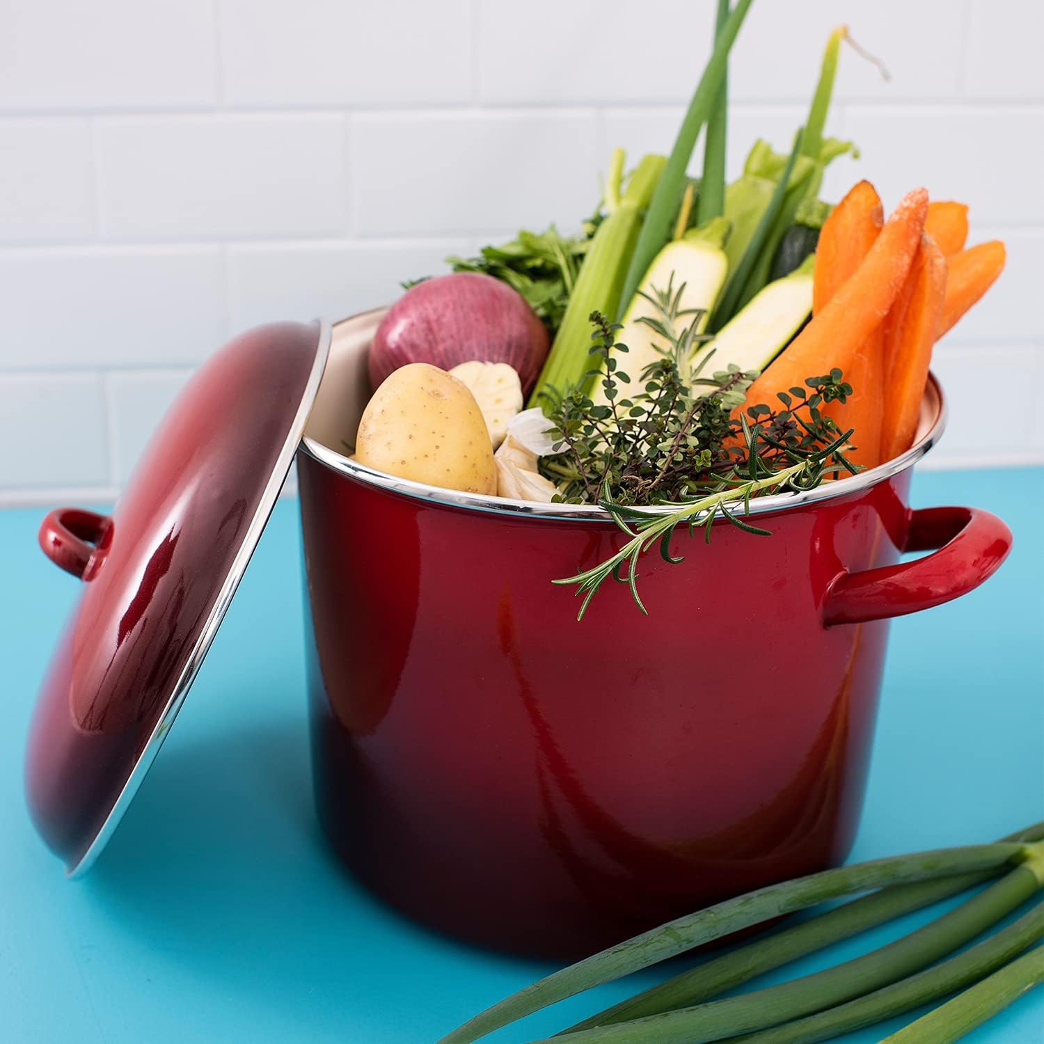 Chasseur Enamel Stock Pot, 24 Cm Size, Red image number 1