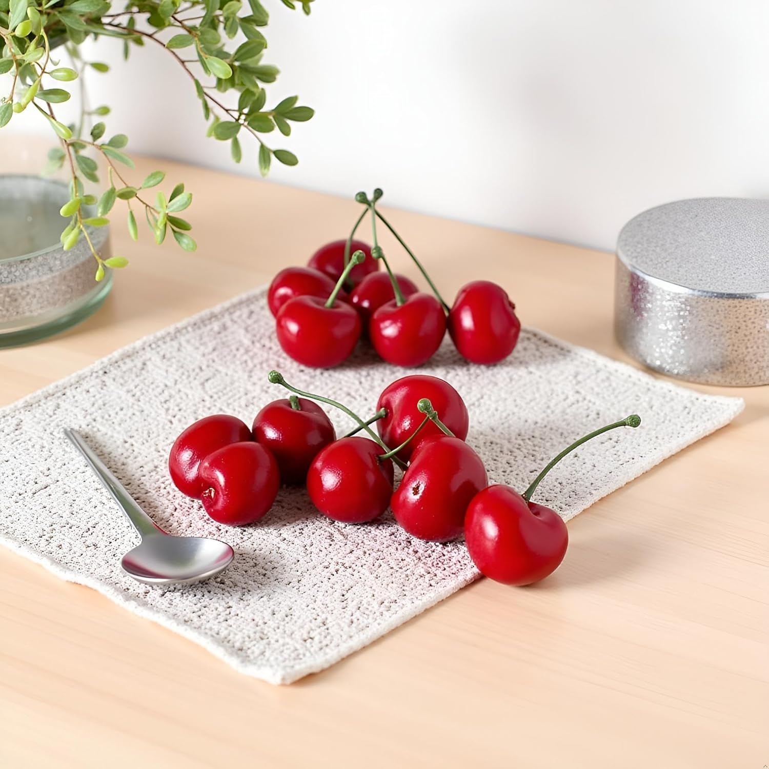 Squarezhenbo 20Pcs Red Artificial Cherries, Fake Cherry Model Lifelike Fruit Cherry Ornament, Fake Cherries,Plastic Cherries, Home Kitchen Party Decoration Desk Ornament Photography Prop Home D&eacute;cor