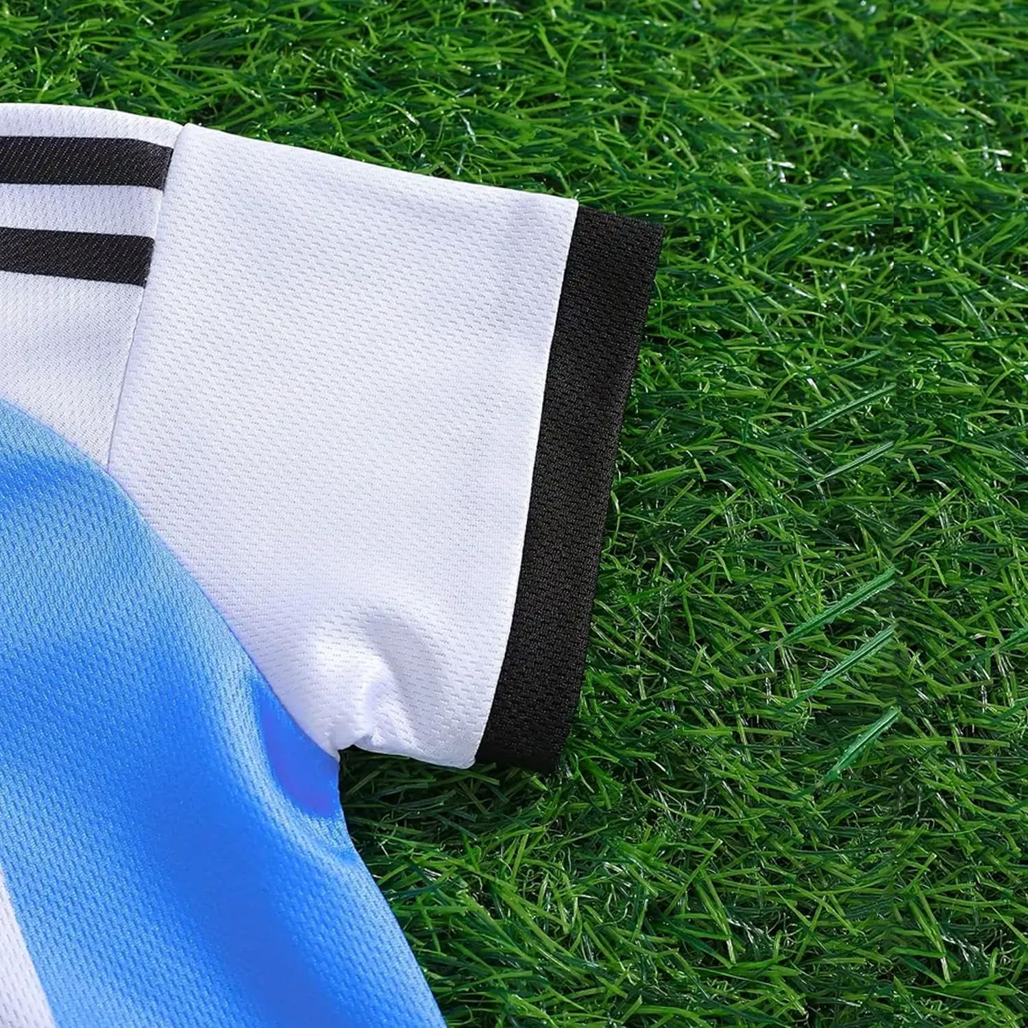 YIHFTE Soccer Jerseys for Youth Sport Football Training Uniform Soccer Jersey Fans Shirt Kit Set with T-Shirt Trunks Socks image number 4