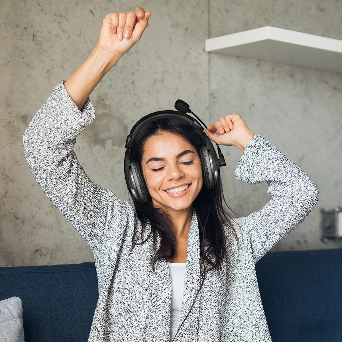 Logilink Stereo Headset with Well Padded Headphones & Integrated Remote Control & Boom Microphone