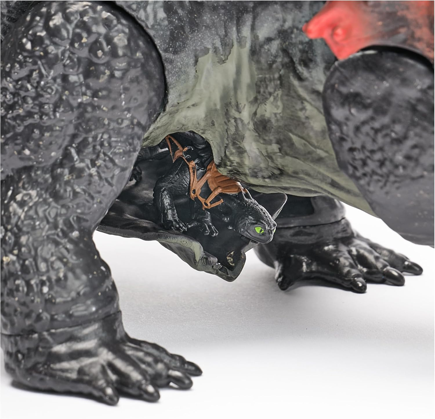 How to Train Your Dragon, World of Berk: Red Death Chomping Rampage, 28-Cm Toy Dragon with Exclusive Toothless Figurine for Ages 4 & Up