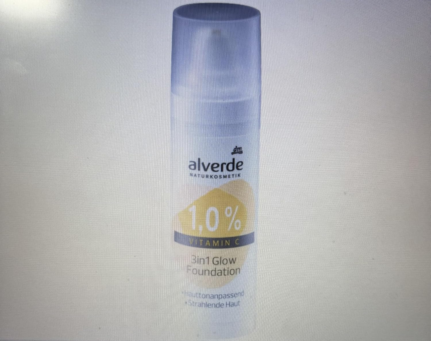 Alverde Natural Cosmetics Foundation 3-In-1 Glow with 1% Vitamin C, 30 Ml