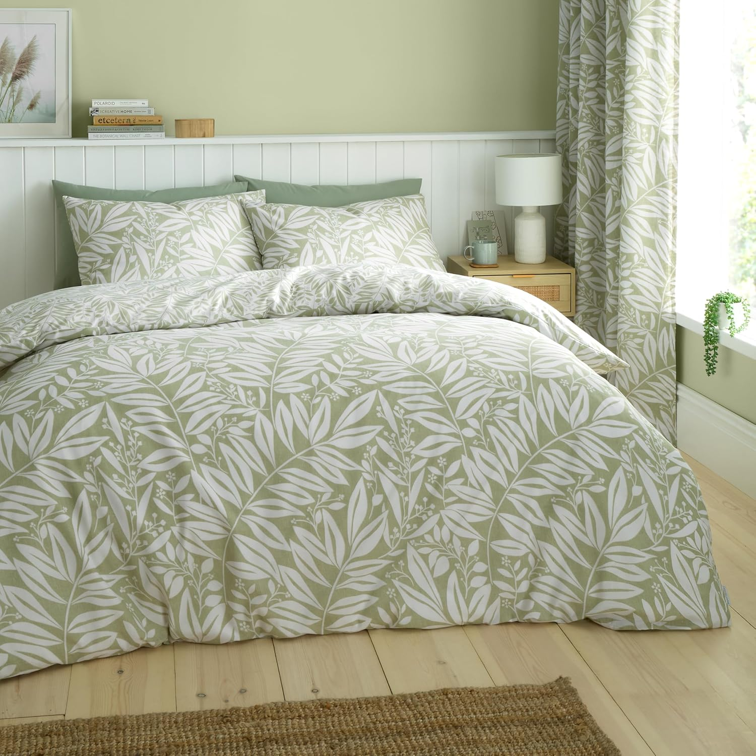 Catherine Lansfield Sorrel Leaf Reversible Super King Duvet Cover Set with Pillowcases Natural