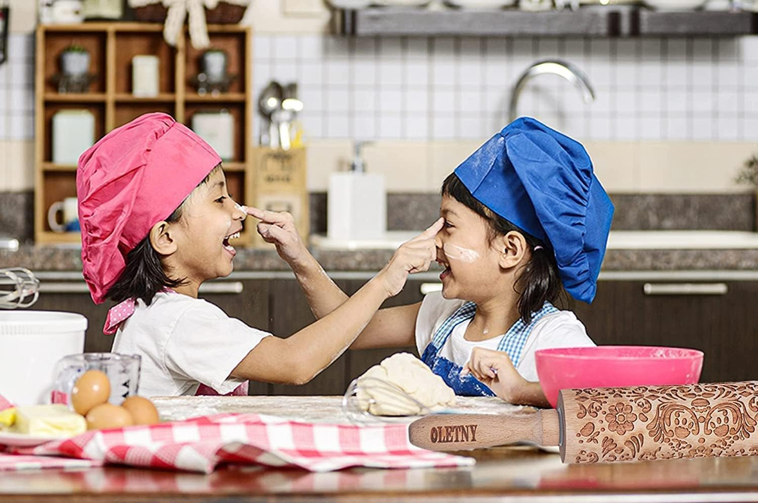 Christmas Wooden Rolling Pin for Baking Engraved Embossing Rolling Pin Cookie Stamps Roller Square Grid Cookies Mold Kitchen Decor Tools for Baking Embossed Cookies (Gingerbread Man)