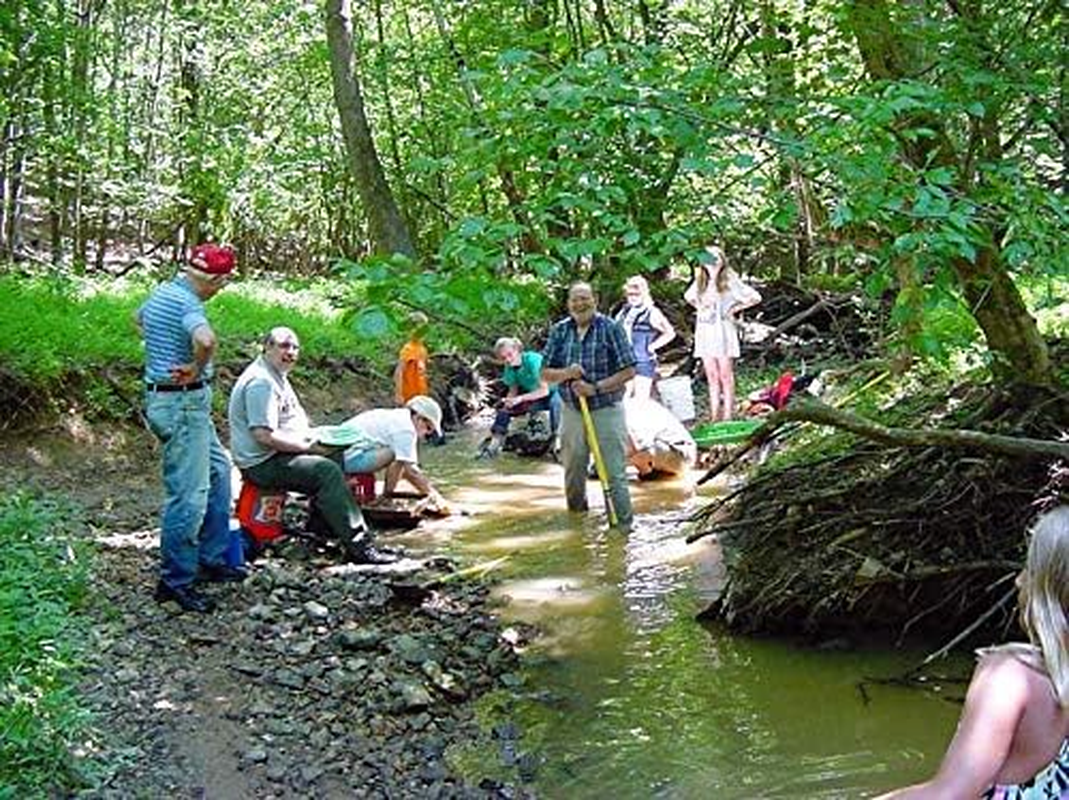 Mammoth Gold Paydirt 'The Nugget' Panning Pay Dirt Bag - Gold Prospecting Concentrate image number 1