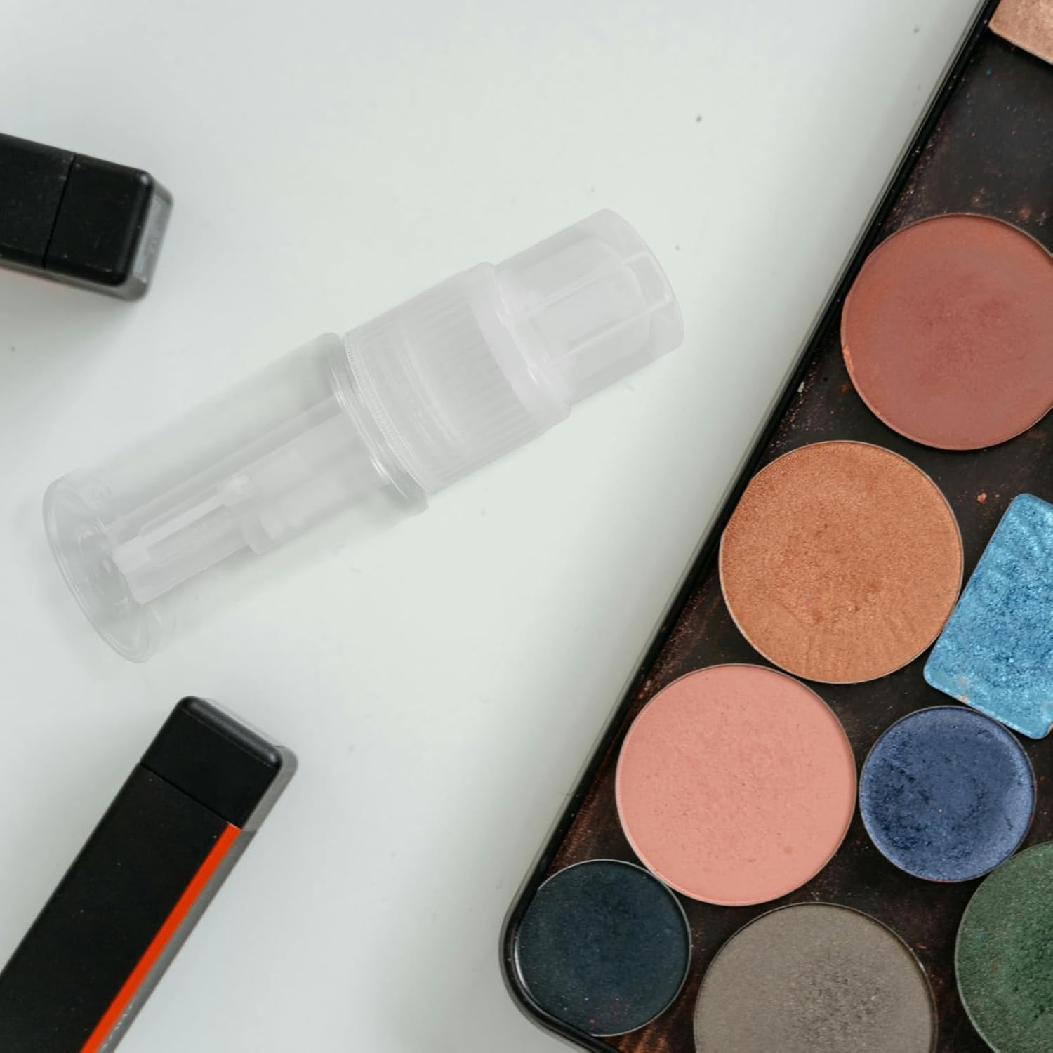 FRCOLOR Refillable Powder Spray Bottle 80Ml Empty Dry Powder Dispenser for Home Use and Barbershop Cosmetic Spray Container