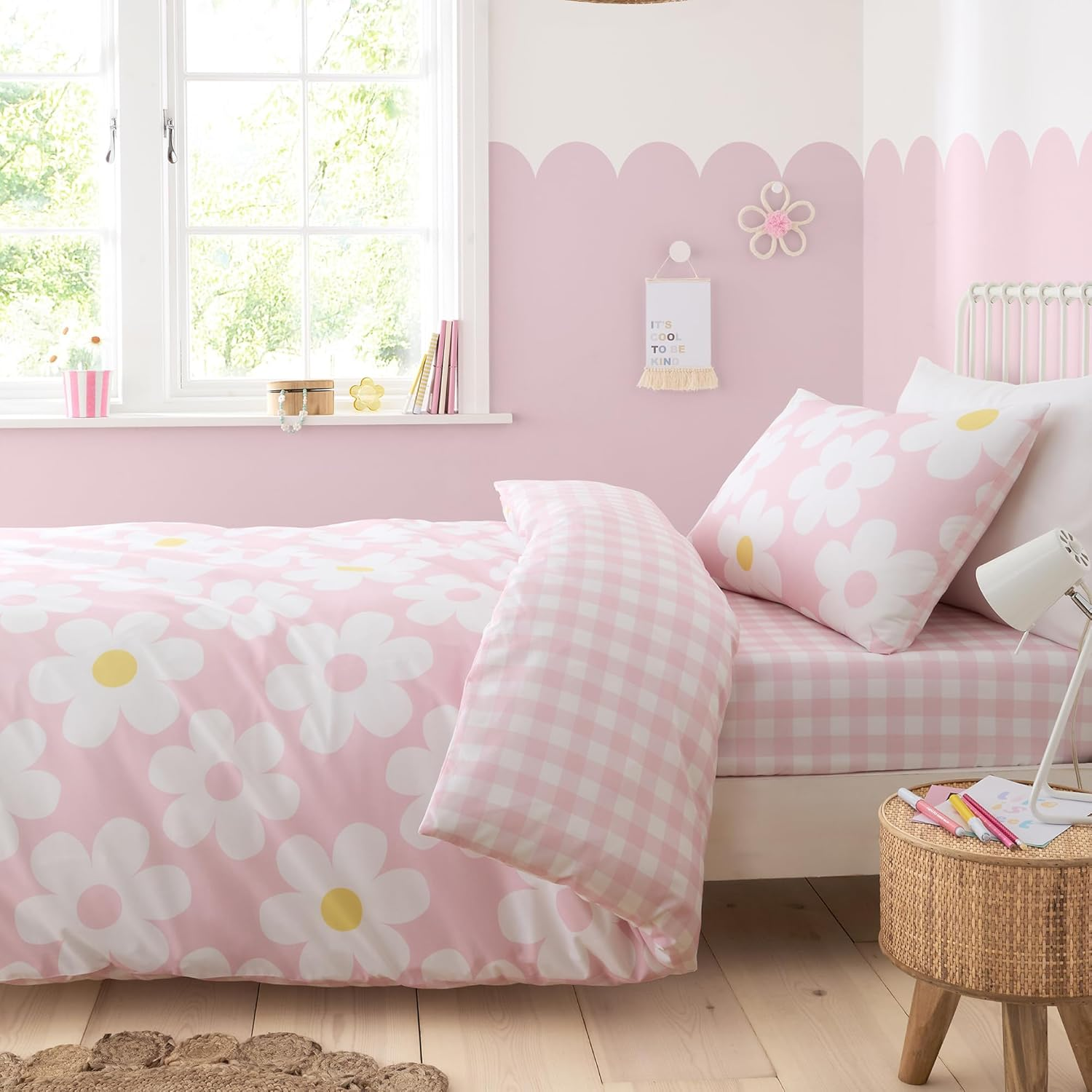 Bedlam - Pink Flowers Duvet Cover - Double Bedding Size (200 X 200Cm) - Reversible Designs (Gingham) - 2 Pillowcases - Pink Bedding with Daisy Flowers - Check/Plaid Duvet Cover in Pink - Girls Bedding