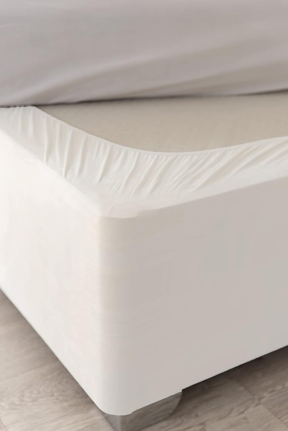 Belledorm 19" Extra Deep Base Wrap Valance Sheet - Transforms a Drab Looking Bed Base Divan - Luxury Faux Suede (Off White, King) image number 4