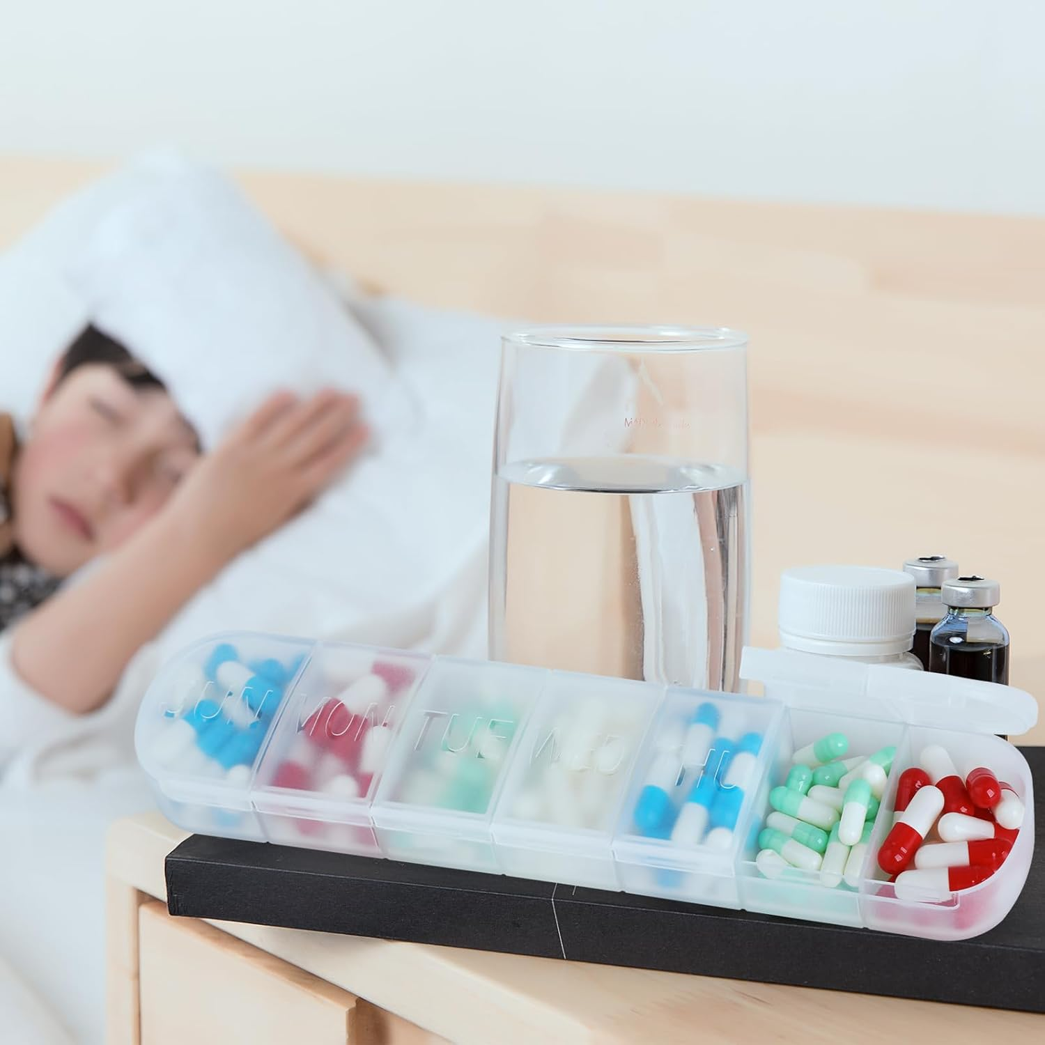 Weekly (7-Day) Pill Organizer,Joogee Travel Pill Organizer,Vitamin Planner, and Medicine Box Small Pill Container for Pocket Purse Medicine Organizer image number 4