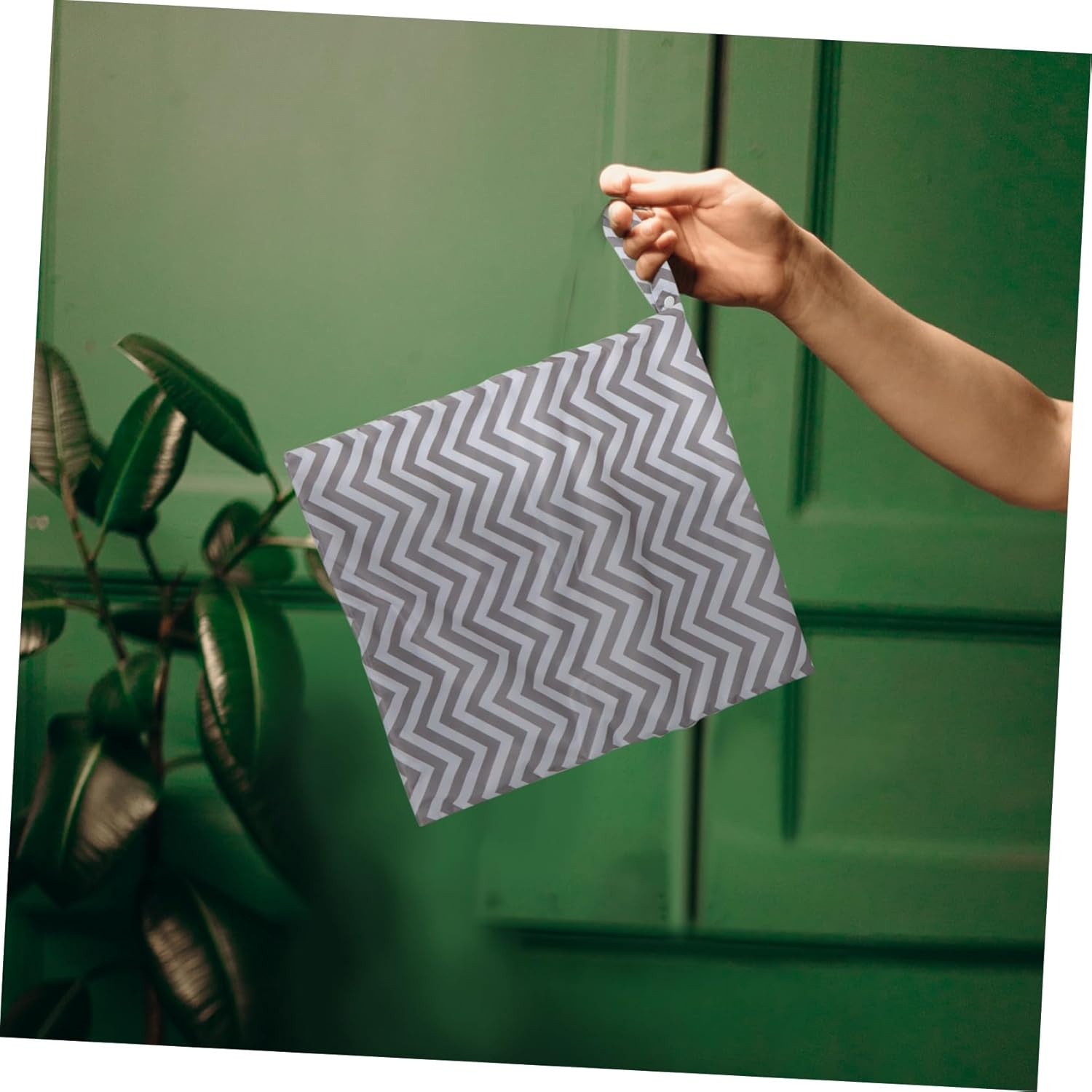 3Pcs Diaper Storage Bag Reusable Wet Dry Storage Pouches for Nursery Travel Multiple Compartments image number 4