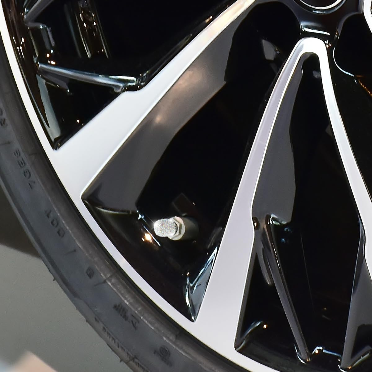 CGEAMDY 4 Pieces Universal Car Valve Caps, Crystal Diamond Valve Caps, Crystal Rhinestone Car Tyre Caps, Tyre Valve Dust Caps, Bicycle Tyre Valve Caps (AB) - Ab image number 6