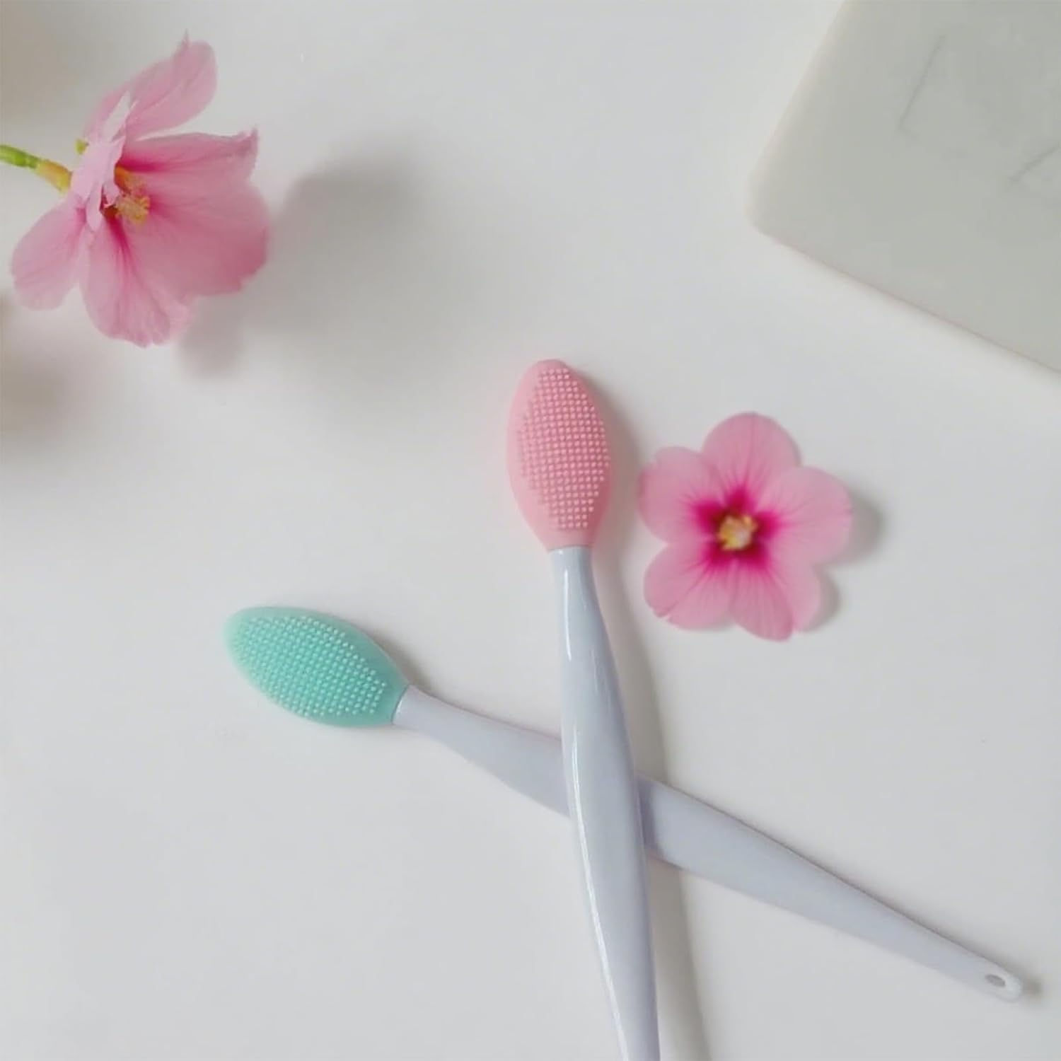 Treayes 4 Pack Lip Scrub and Exfoliator - Brushpore Scrubber and Face Scrubber, Double-Sided Soft Silicone Brush for Fuller Lip Appearance and Facial Cleansing