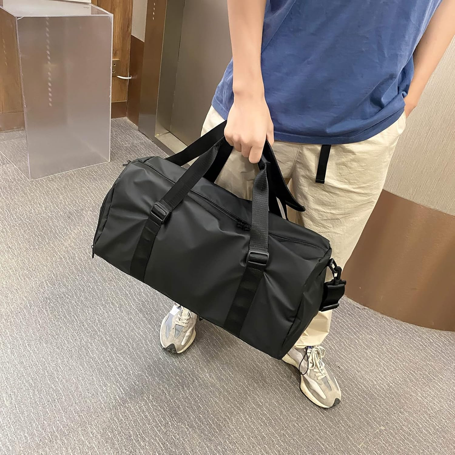 Gym Sport Bag Men Women, Travel Duffle Bag with Shoes Compartment and Wet Pocket, Big Capacity Weekend Overnight Bag with Shoulder Strap for Gym Sports Travel Swimming Camping, Black, Sports Gym Bag - Black image number 5