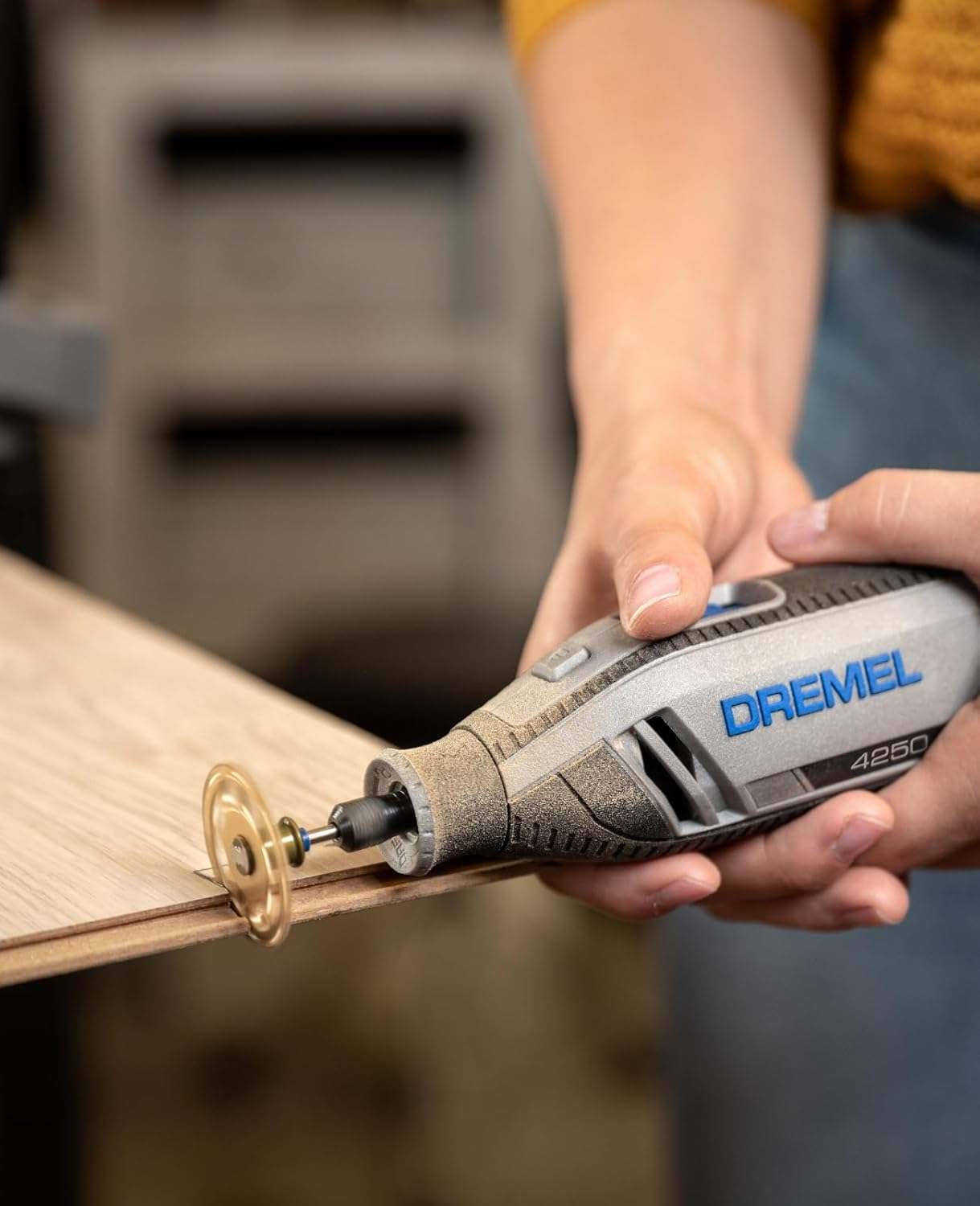 Dremel 4250 Multi-Tool image number 1