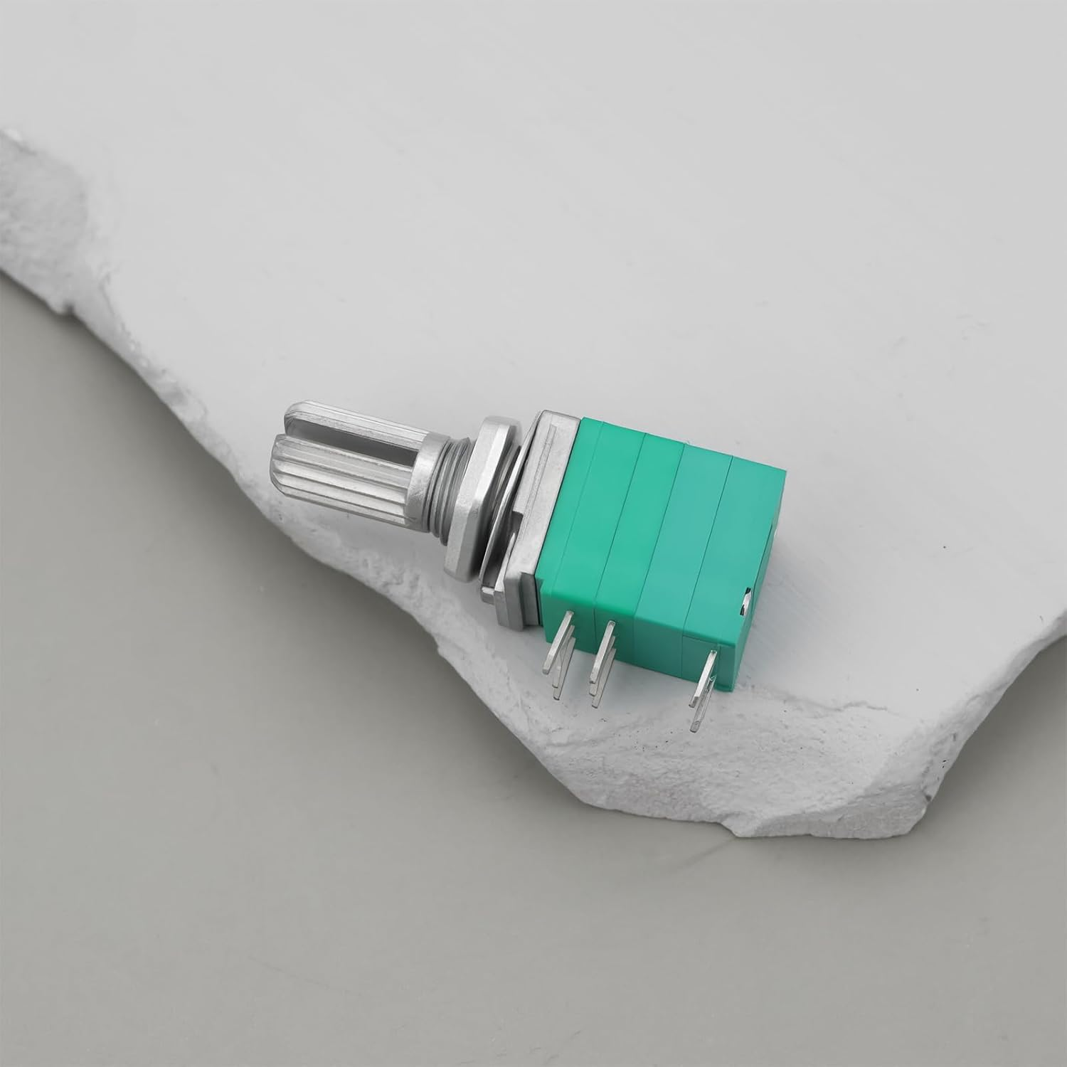 Create Idea 4X 8-Pin Linear Single-Turn Potentiometer with Switch Dual Carbon Film B50K 6Mm RV097NS for Audio Equipment Amplifier image number 3