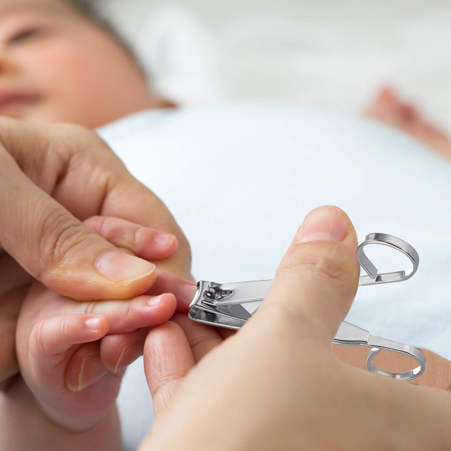 4 Pack EZ Grip Nail Clipper|Scissor Grip Nail Clipper|Comfort Grip Nail Clipper | Edge Fingernail and Toenail Clipper Set|Set of 2 (Small and Large) image number 3