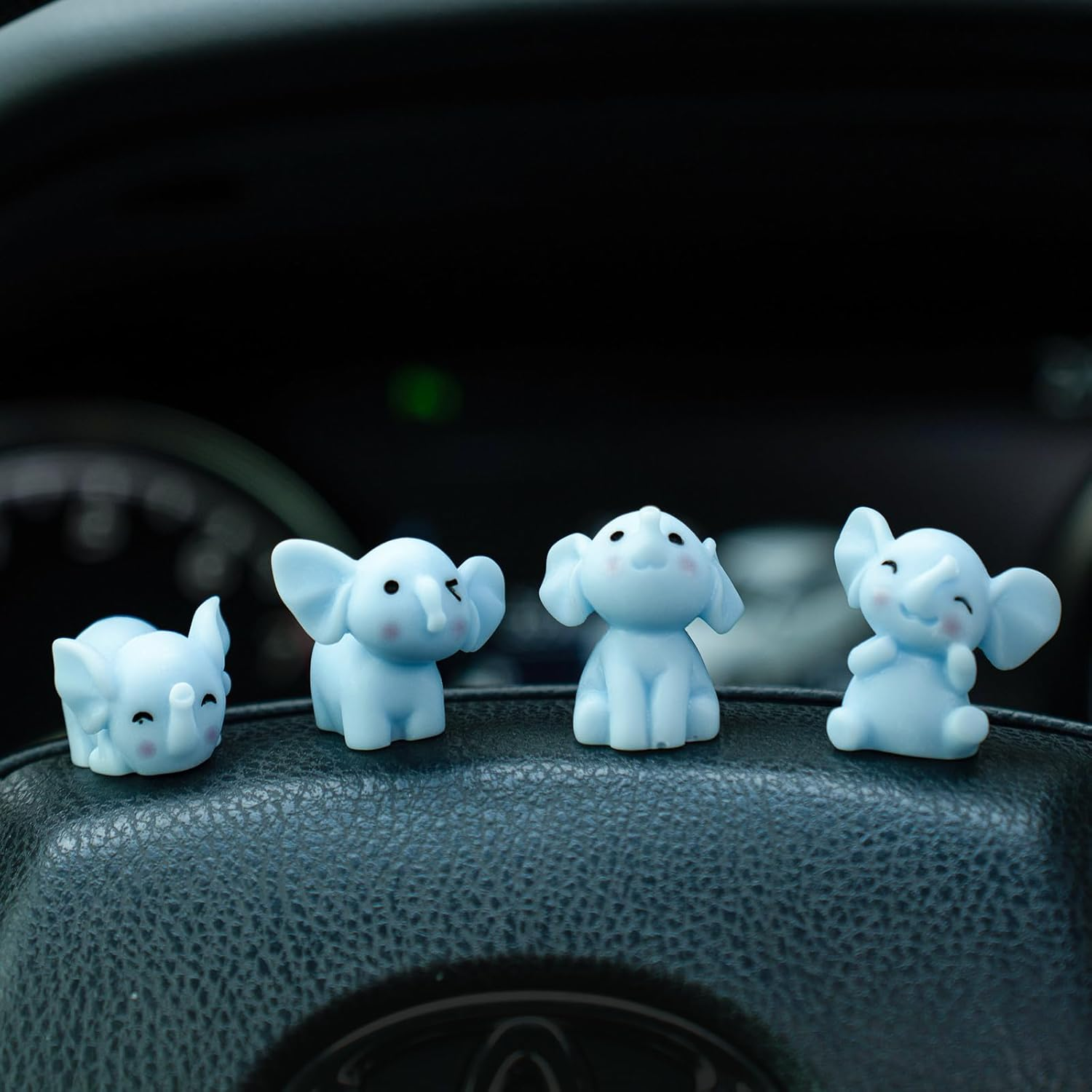 Rislobx Mini Resin Elephants Car Dashboard Decorations, 4PCS Cute Elephant Rear View Mirror Screen Ornament Interior Accessories for Home Office