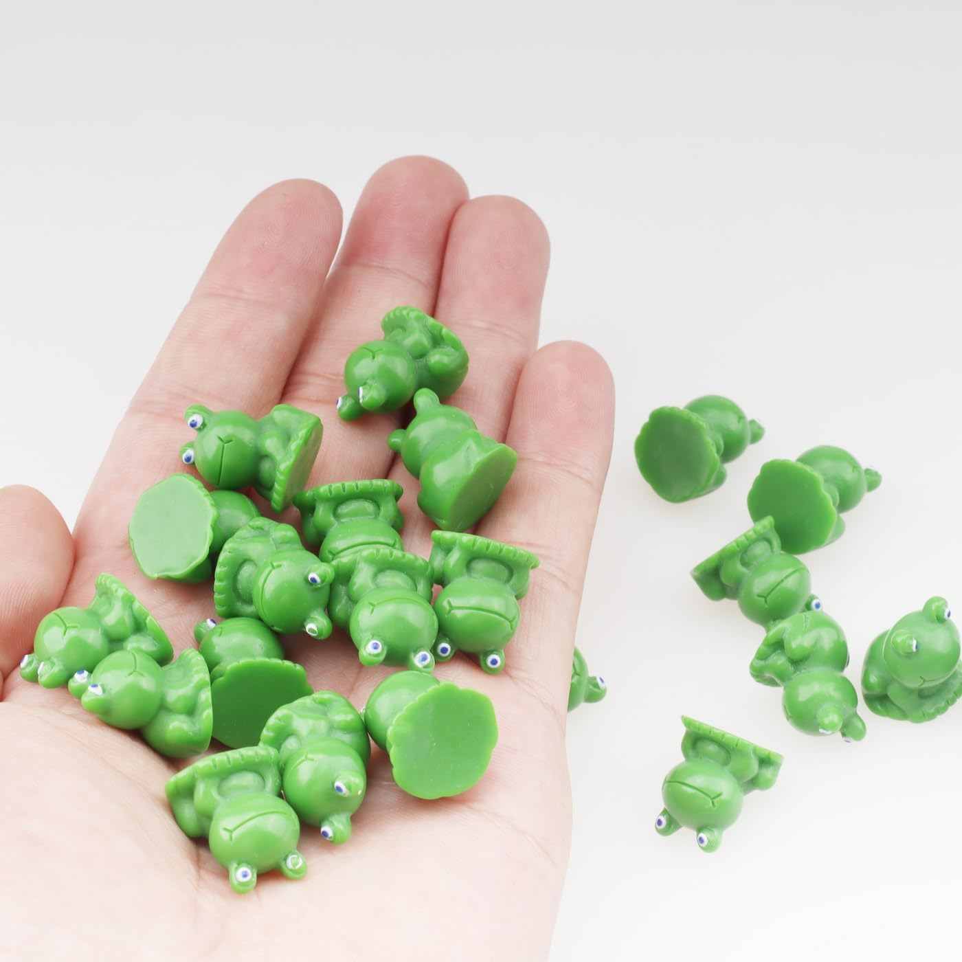 30 Pcs Mini Resin Frog Decor Green Miniature Cute Frogs Figurines Small Animals Model Crafts Little Garden Landscape Potted Decorations image number 6