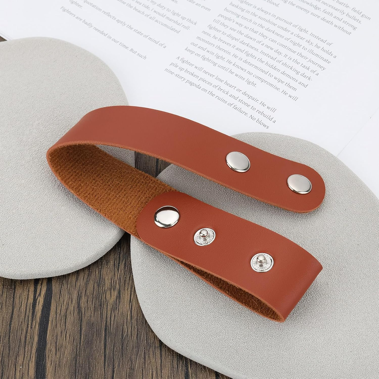 Be in Your Mind 2Pcs Halloween Leather Whip Holstes Accessories 1.18 X 5.5 Inches Belt Whips Holder Bullwhip Whip Loop for Horse Riding Whips and Crops Belt - Black image number 5