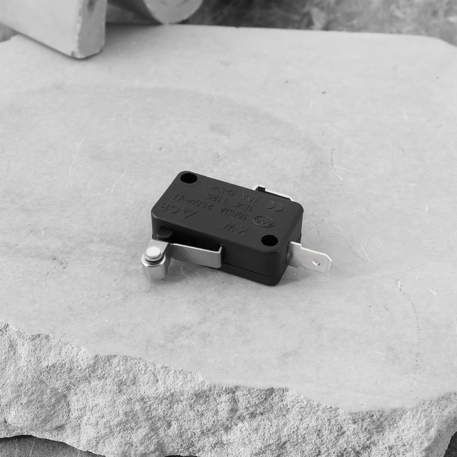 YINETTECH 2Pcs Golf Cart Accelerator Micro Switches 16A 250V 10896 25861G01 25861-G01 KW7-0 Compatible with EZGO Electric 1994-Up TXT PDS DCS image number 3