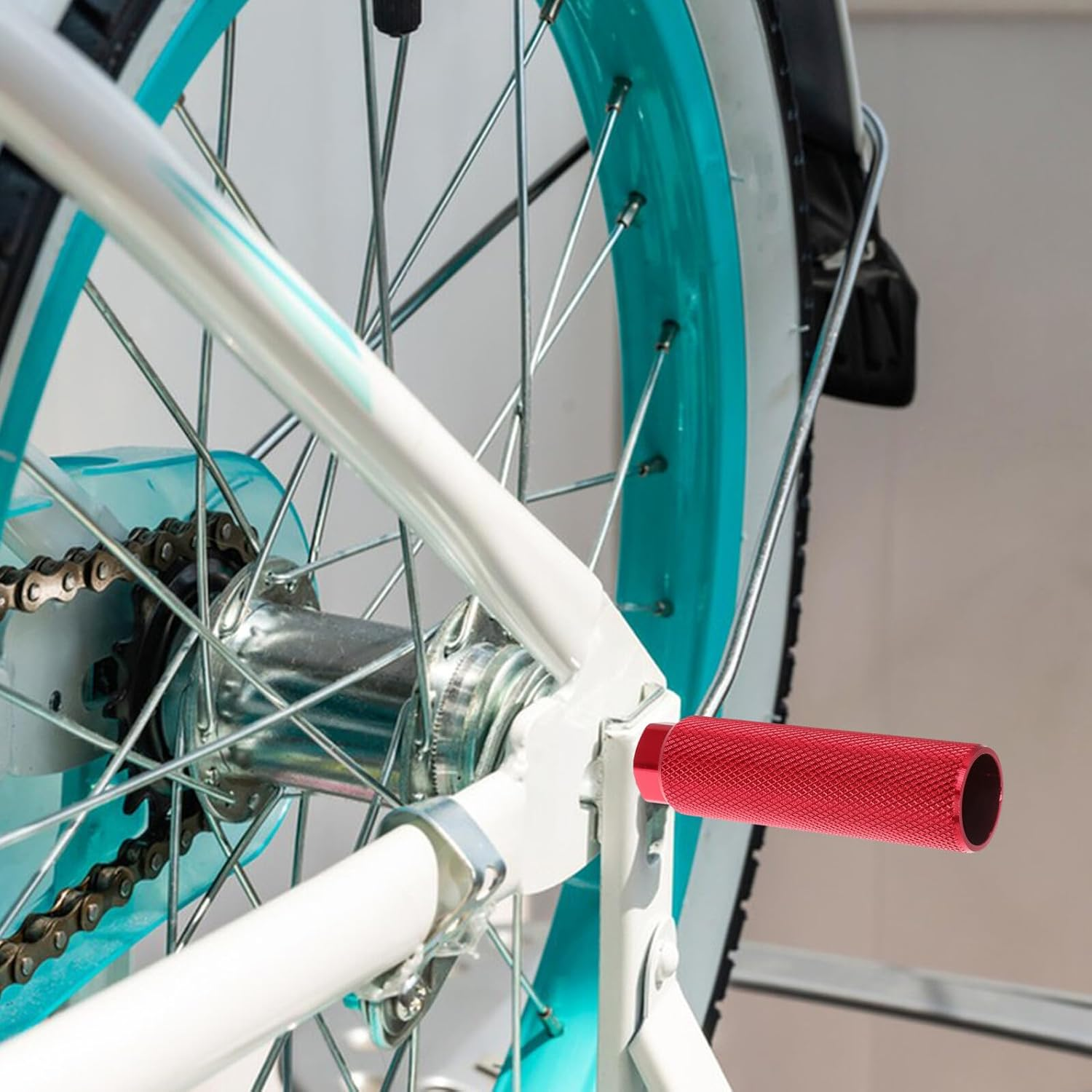 FOMIYES 2PCS Red Aluminum Alloy Bike Foot Pegs Universal Cycling Rear Wheel Pegs for Mountain and Compact Bicycles image number 4