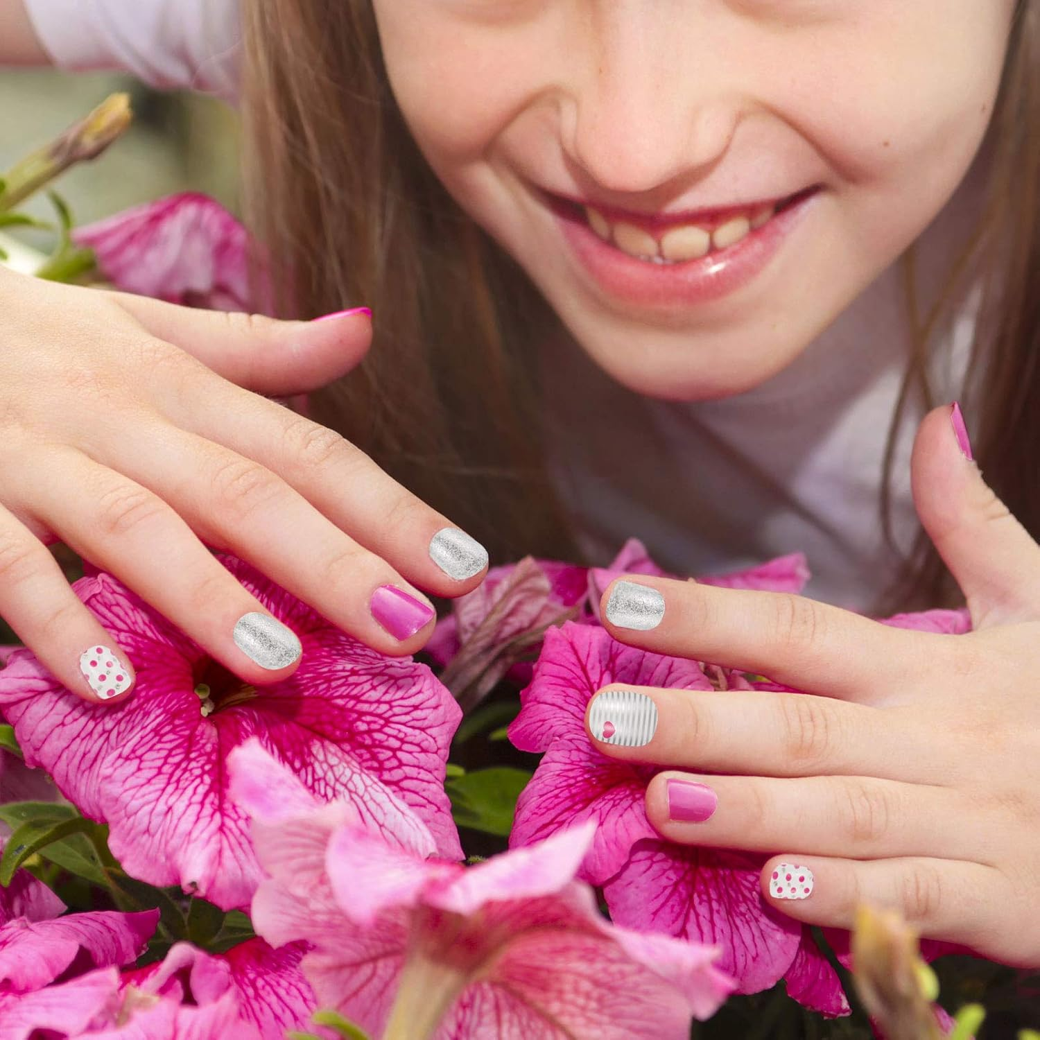 72 Pieces Girls Press on Nails Fake Nails Artificial Nail Tips Children Full Cover Short False Fingernails for Girls Kids Nail Art Decoration (Girls Press on Nails) image number 6