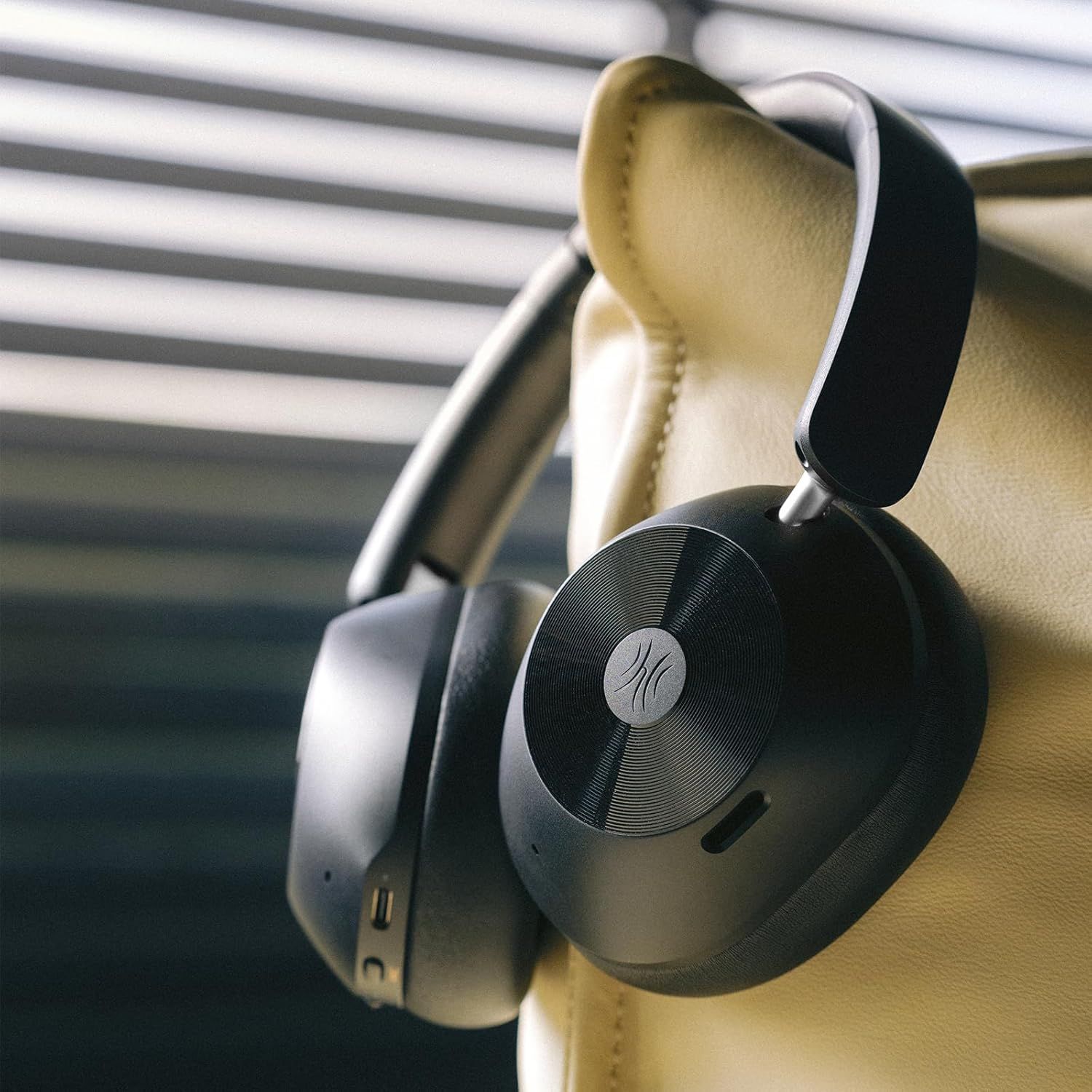 Oneodio A5 Noise Cancelling Headphones, Bluetooth 5.4, Wireless Headphones, LDAC Compatible, up to 75 Hours of Music Playback, Wired/Wireless, High Resolution, Fast Charging, Outsound Capture, Low - Black image number 5