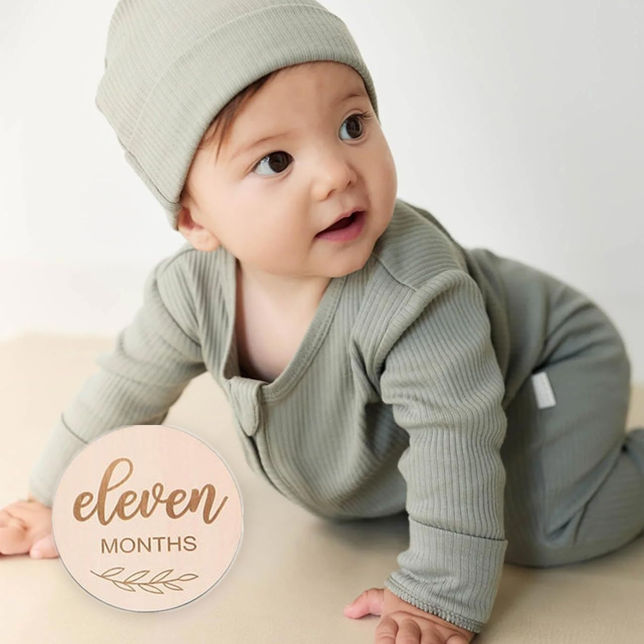 1 Set Newborn Boy/Girl Monthly Milestone Cards,Round Wooden Newborn Milestone Discs,For Monthly Growth Photo Props/Gift, Pregnancy Journey,Decoration Cards(12 Pcs,3.9In) image number 4