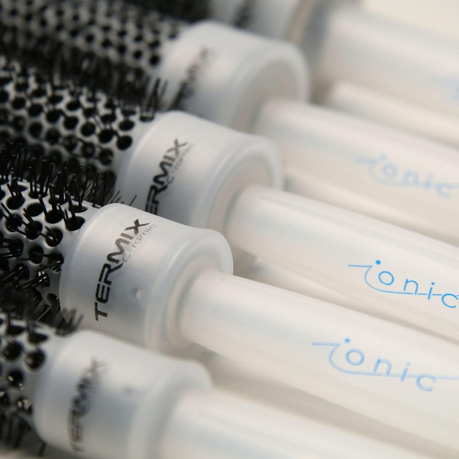 Termix Ionic Ceramic Hairbrush &Oslash; 28 Mm- Hairbrush That Combines the Latest Ceramic and Ionic Technology Preventing Hair Damage image number 6