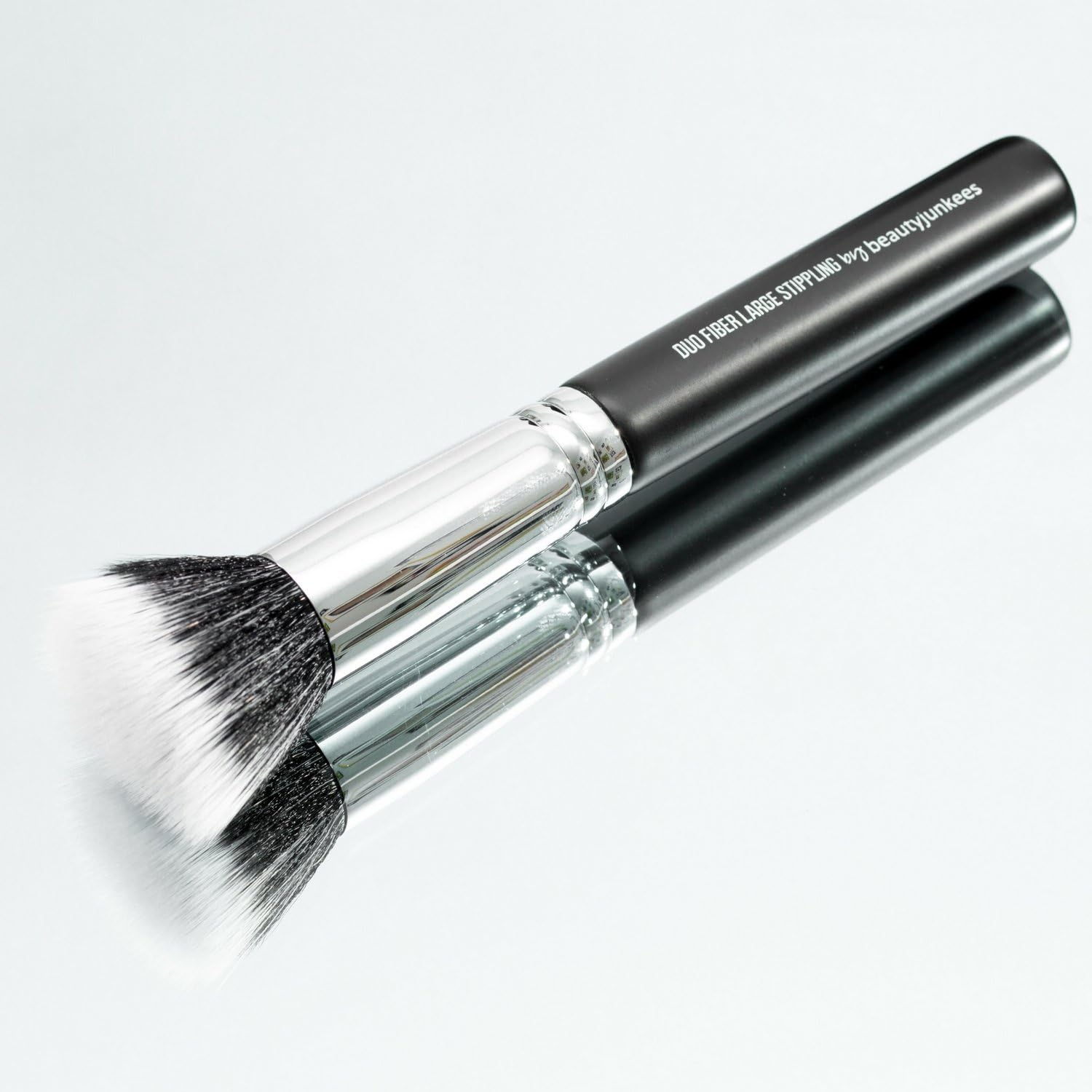 Beauty Junkees Pro Duo Fiber Large Stippling Makeup Brush to Blend Liquid Foundation for a Sheer Flawless Skin Perfecting Finish, Synthetic, Vegan, Cruelty Free image number 5