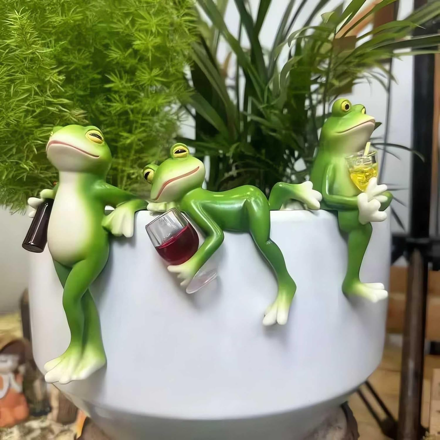 Liahelianx 3 PCS Miniature Frog Figurines for Pots, Funny Garden Decor Outdoor, Frog Statue Planter Hugger, Gifts for Women, Yard Lawn Ornament image number 6