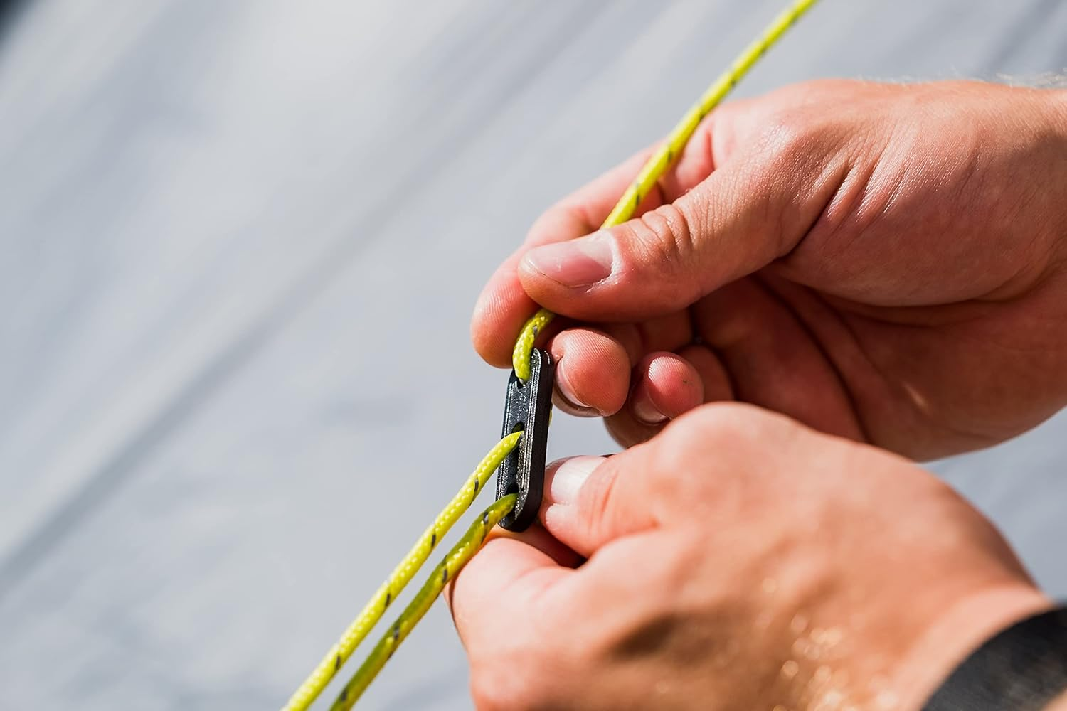 Coleman Darwin Tent, Compact 2-4 Man Dome Tent, Lightweight 2-4 Person Camping and Hiking Tent, 100% Waterproof, Sewn-In Groundsheet, Compact and Lightweight Igloo Trekking Tent, Quick Set Up image number 6