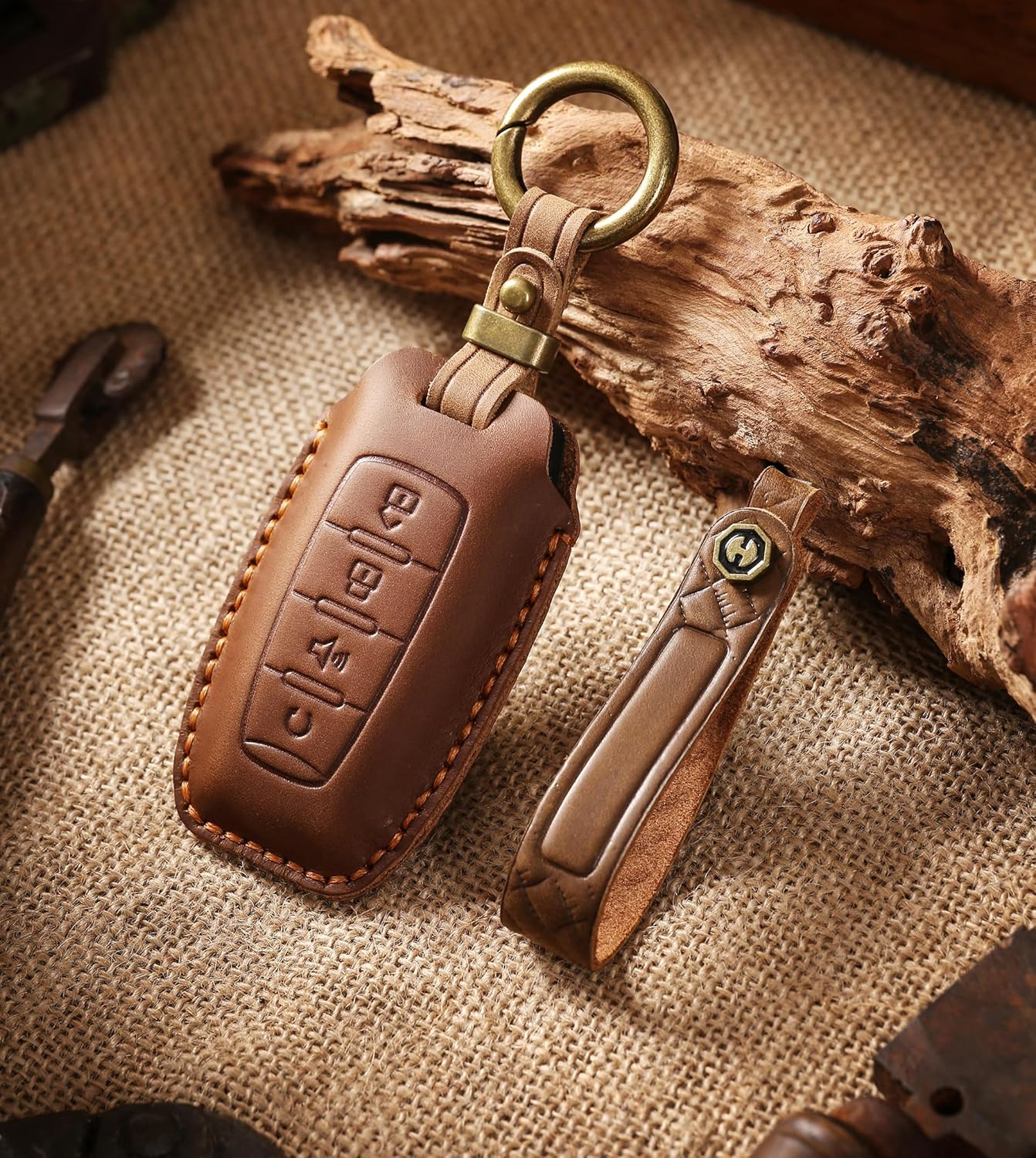 Ontto Cowhide Car Key Cover Fit for Great Wall Haval Jolion 2022 H6 H7 H4 H9 F5 F7 F7X F7H H2S GMW Dargo Handmade Leather Key Case Holder Keyring Key Chain Smart Key Shell Accessories - 3 Buttons-Black image number 3