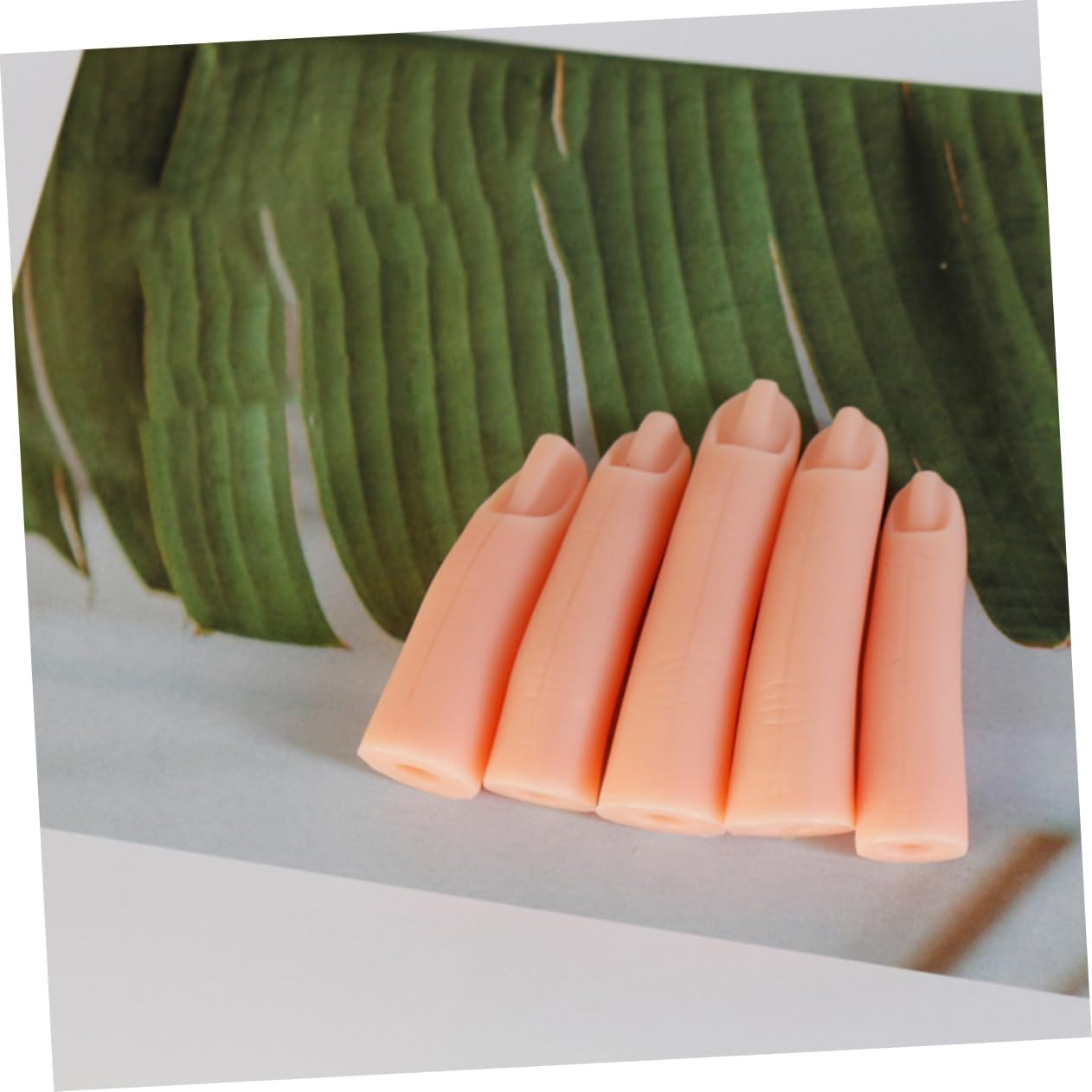 MUSISALY 5Pcs Manicure Practice Fingers Silicone Fake Nails Nail Art Training Hand image number 3
