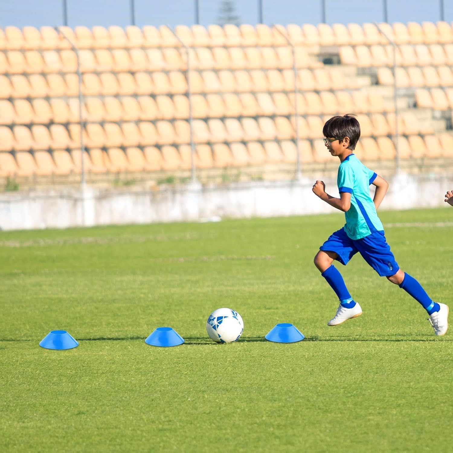 20Pcs Soccer Markers Disc with Net Bag, Portable Lightweight Agility Field Soccer Training Cones, Football Training Agility Markers Cone, Soccer Cones Discs with Mesh Bag for Sports Training, Blue image number 4