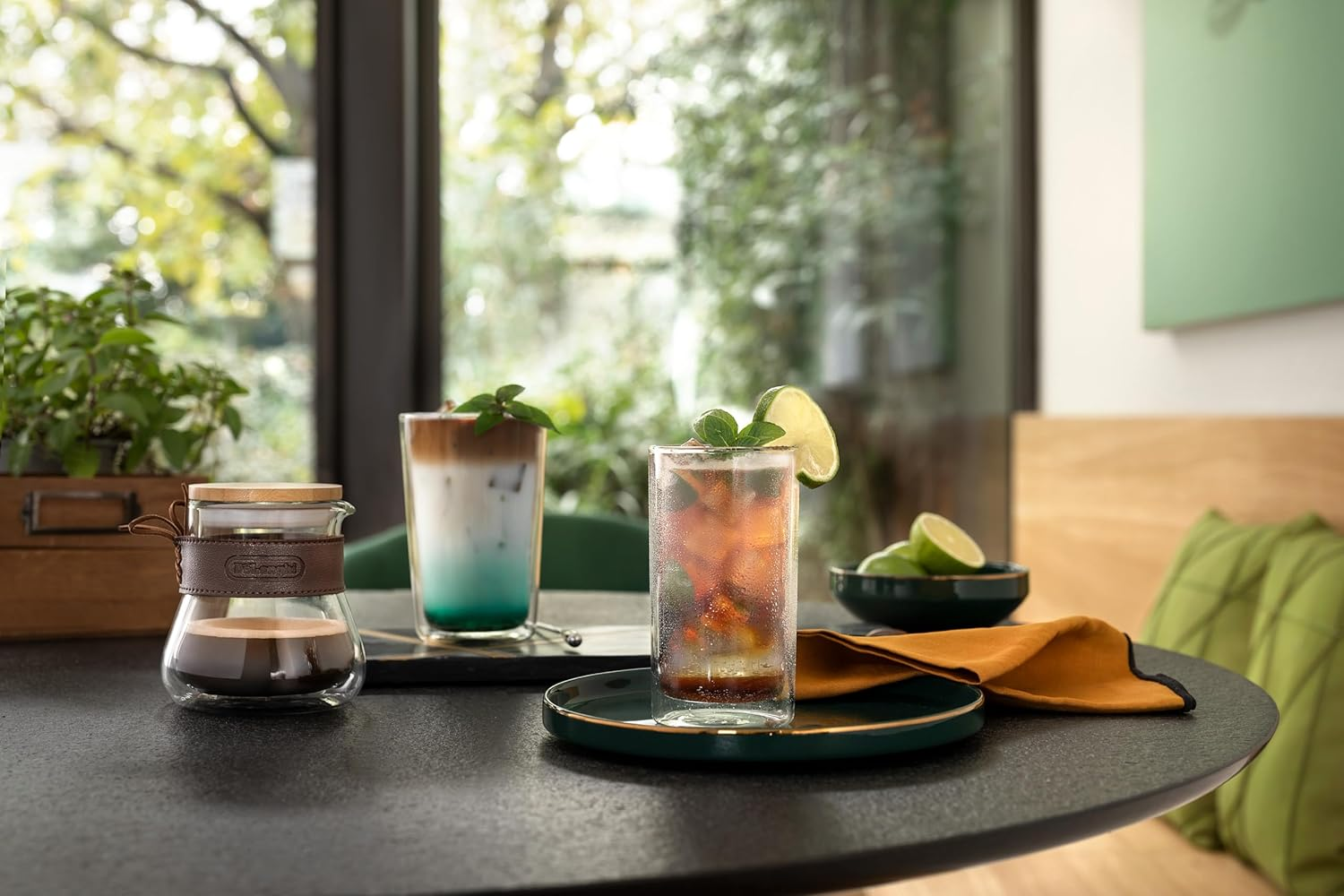 De'Longhi Cold Brew Glasses DLSC325, Double Wall Thermal Glasses, Set of 2 Cups, Dishwasher and Microwave Safe, Capacity 300 Ml, Hand-Blown Glass image number 2