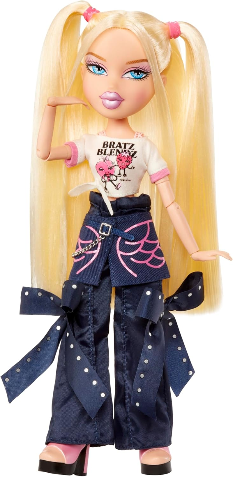 Bratz Stylin' Cloe - Fashion Doll with Customisable T-Shirt for You, Comes with Accessories, Cute Toys for Girls image number 3