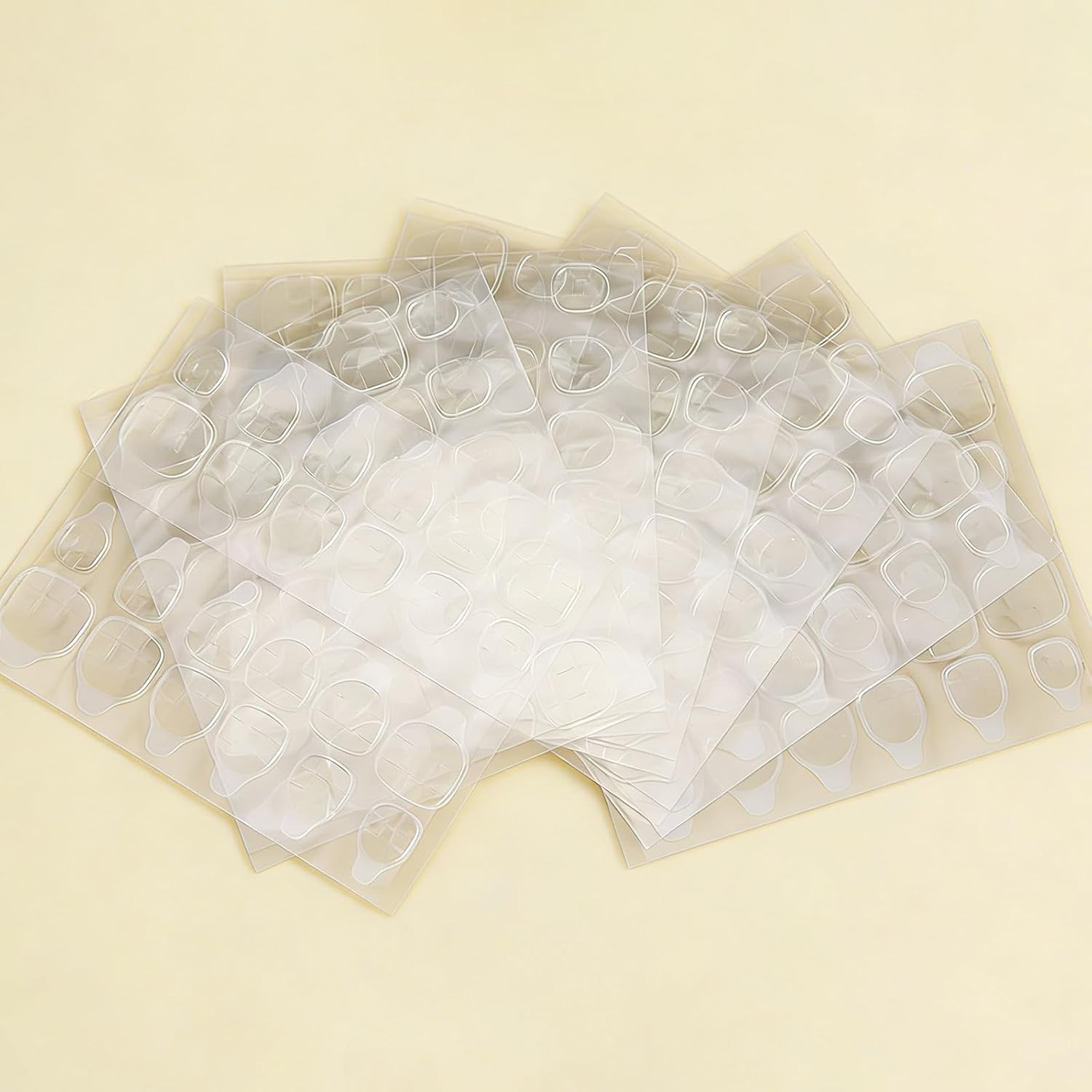 Yxvyxymyxxg​ Press on Nail Adhesive Tabs - 40-Piece Waterproof & Breathable Double Sided Stickers for False Nails, No Glue Residue, Gentle on Natural Nails image number 5
