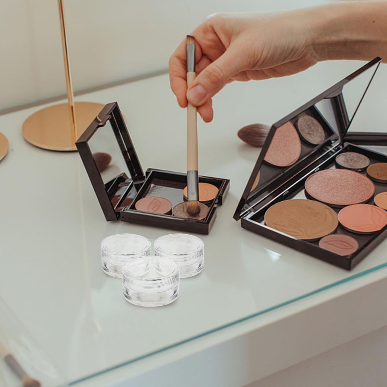 Baluue 20 Pieces Sample Containers with Lids, Clear Plastic Cosmetic Containers Refillable Sample Jars Portable for Creams Lotion Liquid Storage, 5 Gram - Transparent image number 4