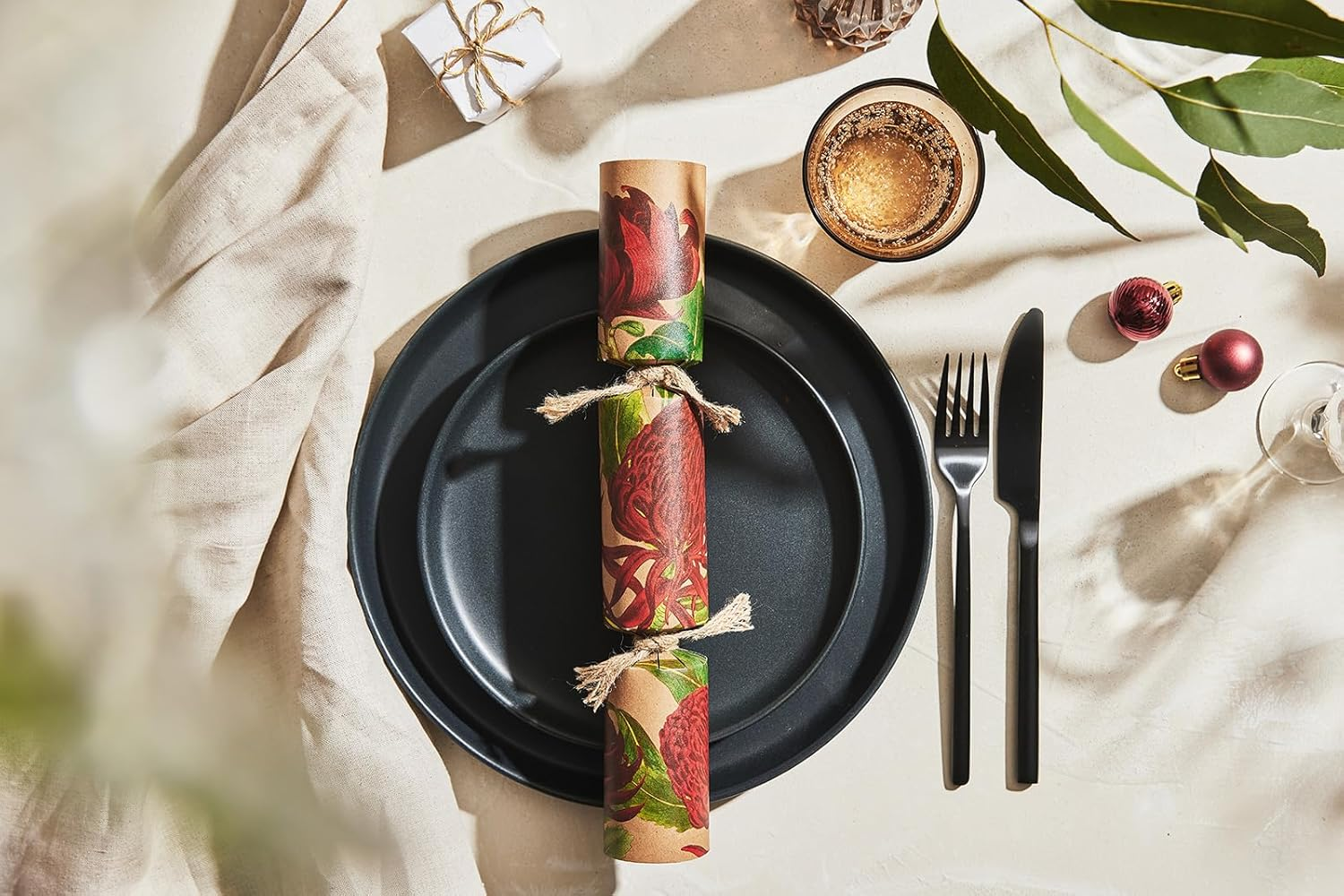 DIY - Eco Waratah, Pack of 8 | Bonbon Crackers image number 2