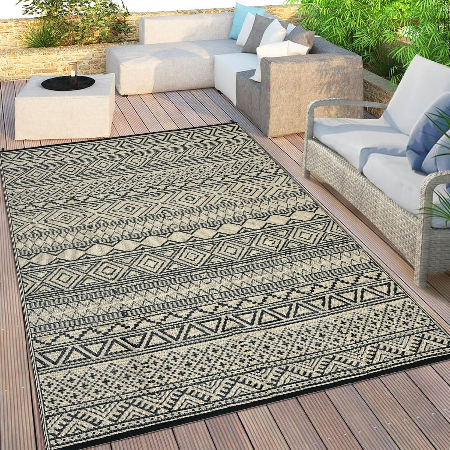Lintimes Waterproof Outdoor Rug 8X10 Plastic Straw Reversible Rug Large Modern Geometric Floor Mat for Outdoors, UV Resistant Foldable Portable Carpet for RV, Deck, Picnic, Beach, Black & White